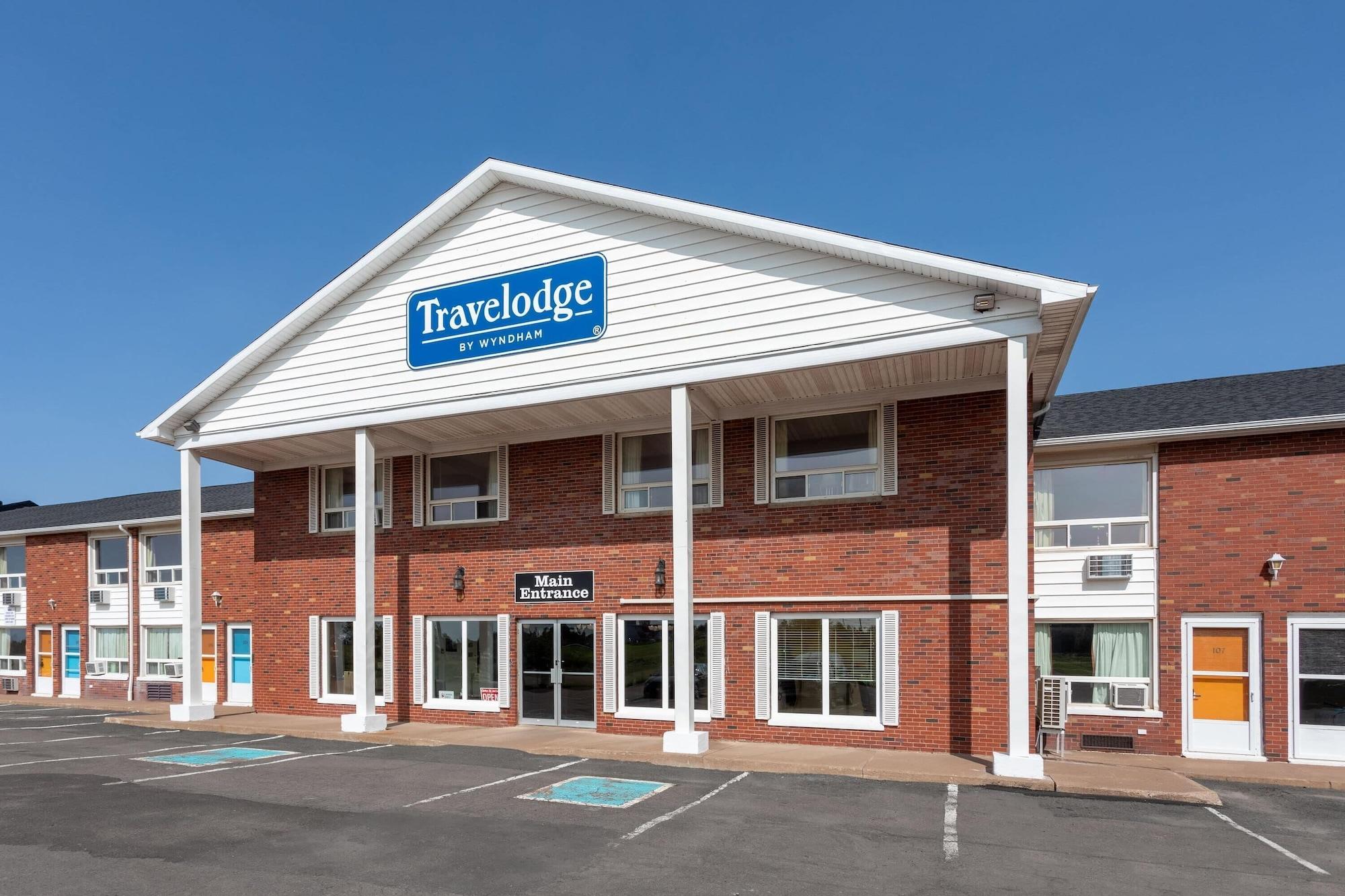 Vista Exterior Travelodge by Wyndham Amherst