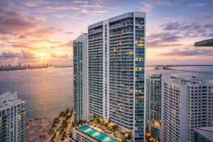 Alquiler Temporario - RS Suites - The AKA Residence