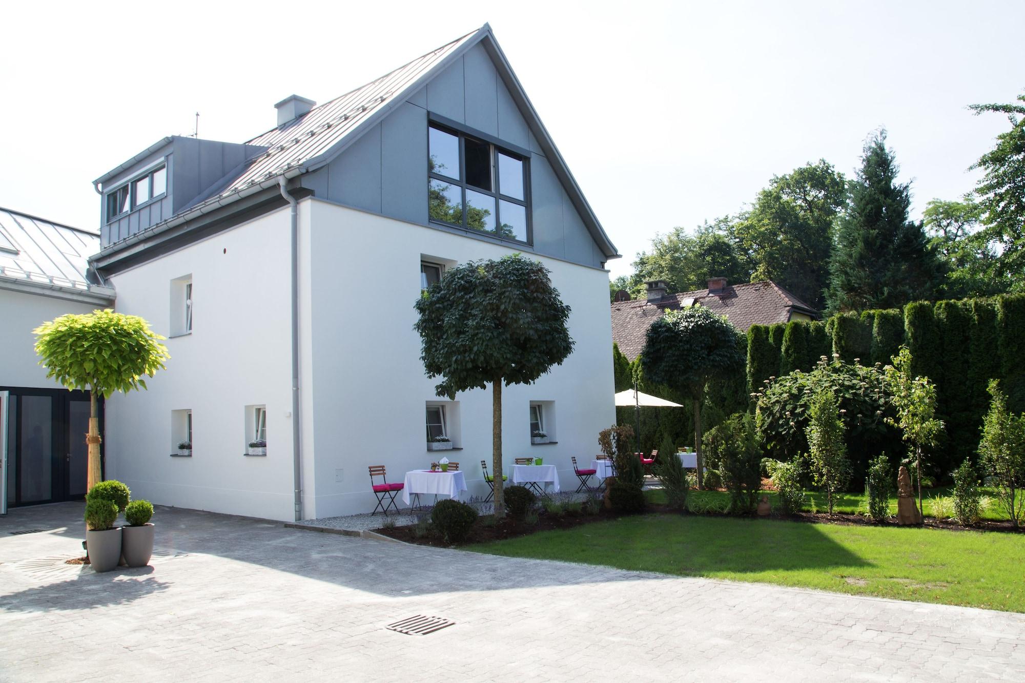 Vista Exterior Villa Verde
