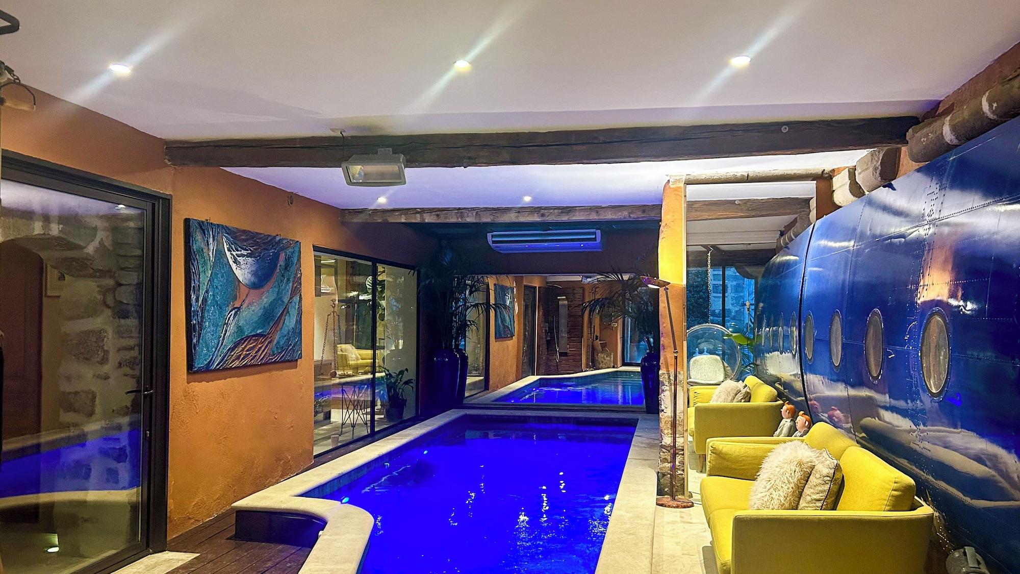 Vista Piscina Villa Troletti, hôtel particulier de luxe en provence