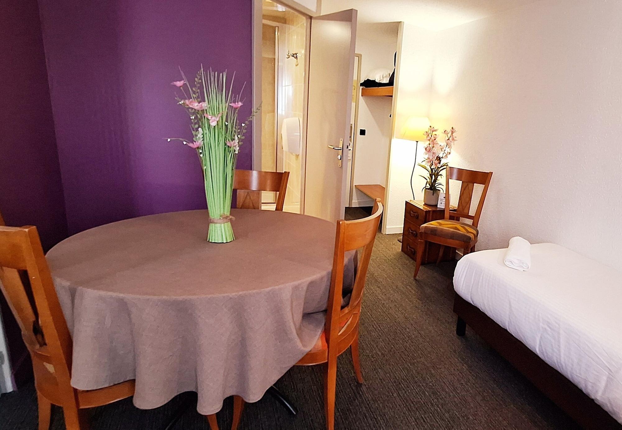 Comodidades del Alojamiento Brit Hotel Confort CAMBRAI