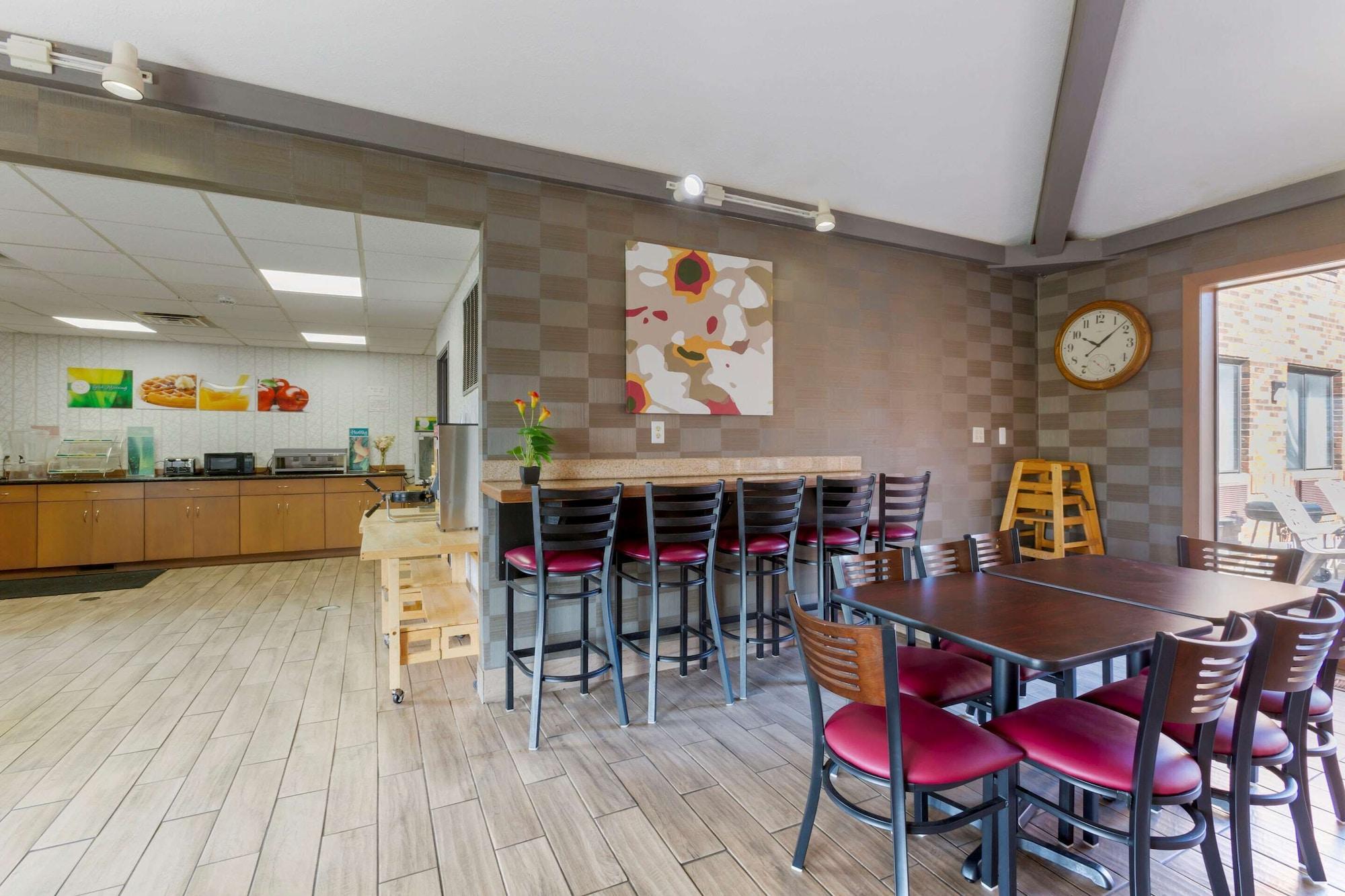 Restaurant Quality Inn Alexis Rd