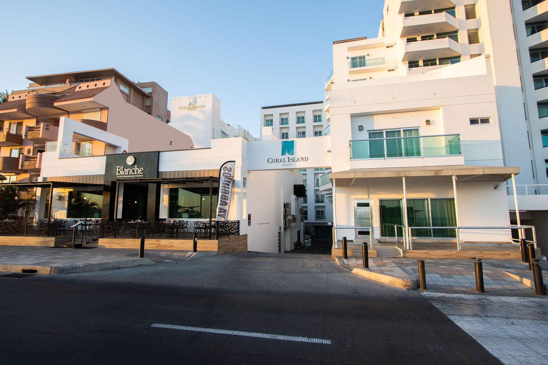 Vista Exterior Coral Island Hotel