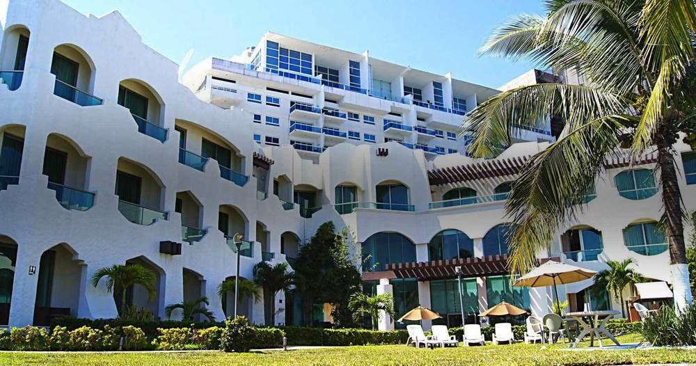 Vista da fachada Playa Caracol Hotel and Spa