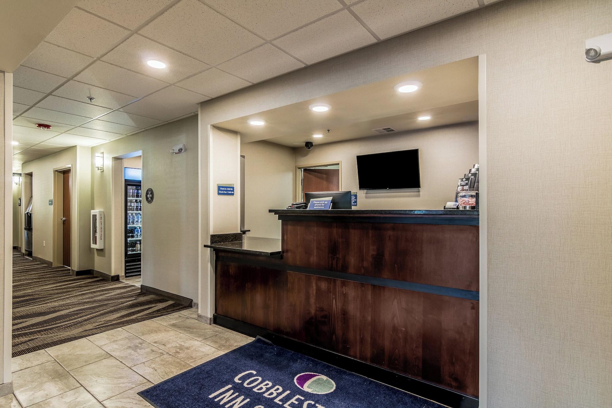 Vista Exterior Cobblestone Inn & Suites - Barron