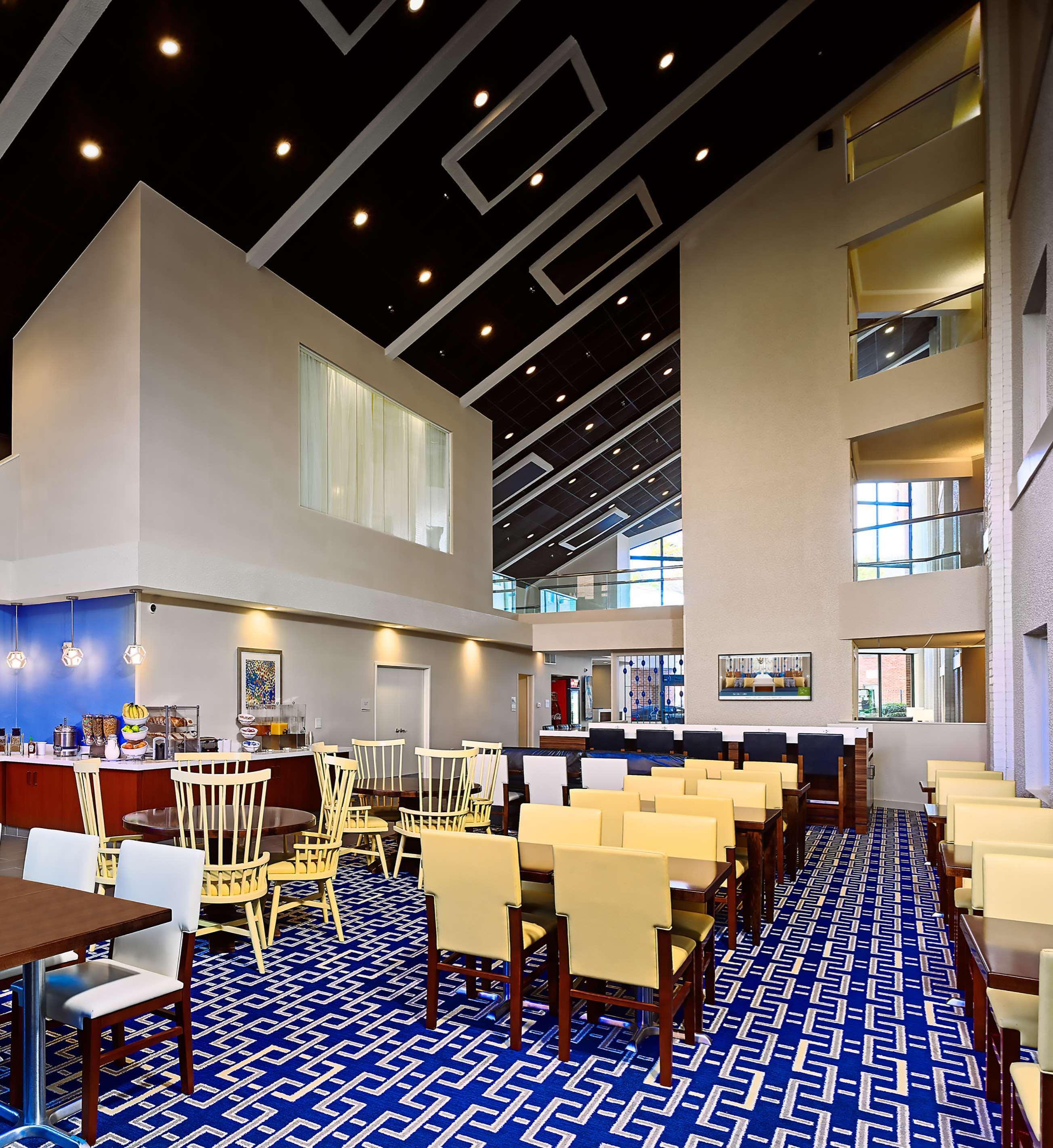 Restaurant Sonesta Simply Suites Memphis East Poplar Pike ​