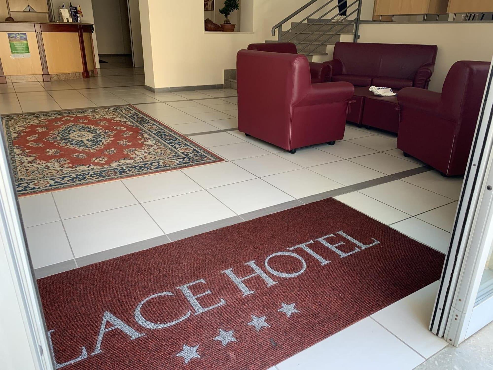 Vista Lobby Palace Hotel