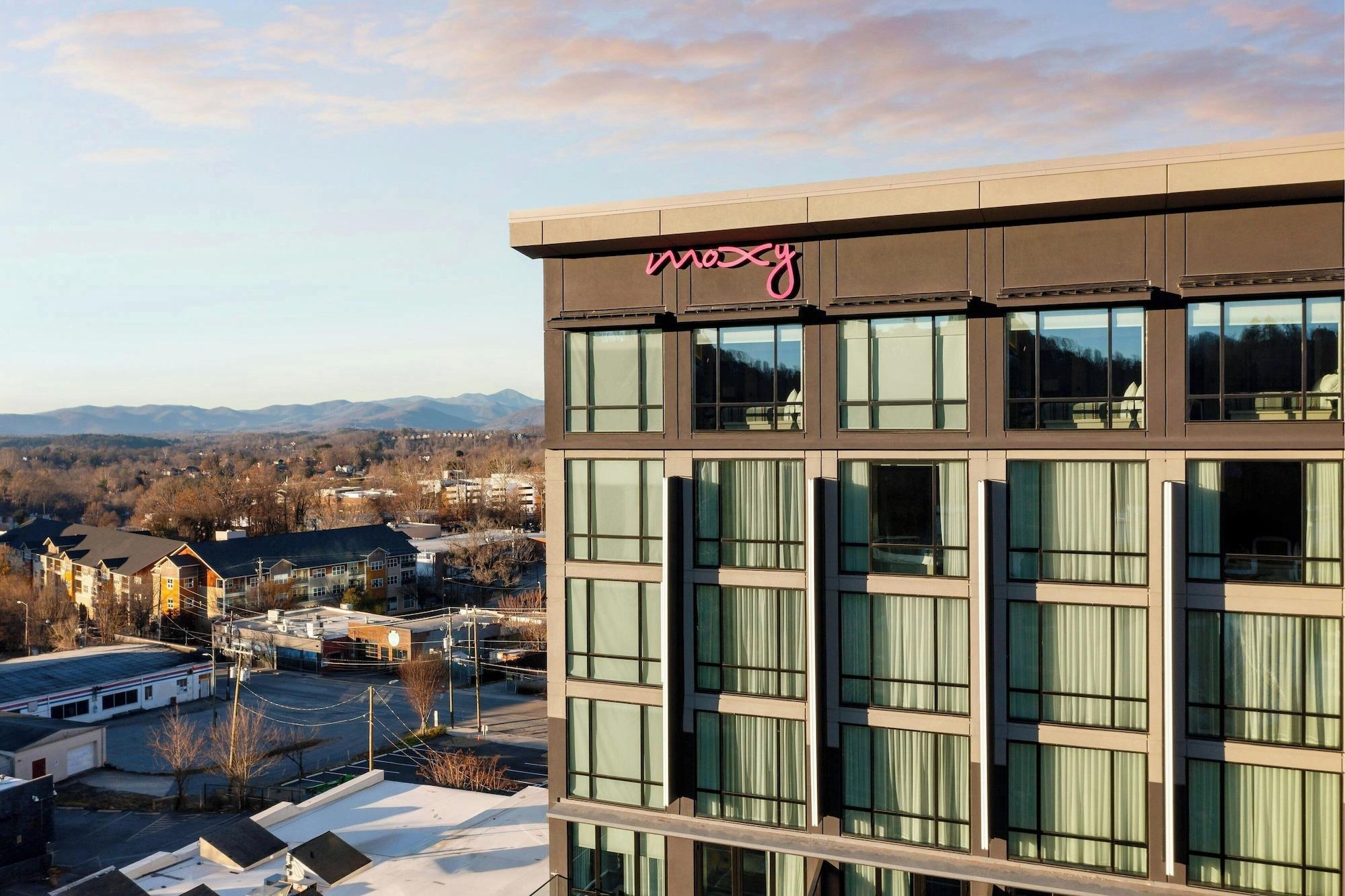 Vista Exterior Moxy Asheville