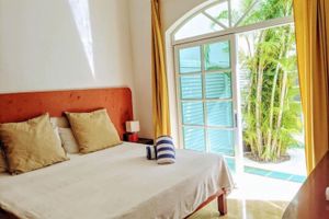 Alquiler Vacacional - Finca Tropical: 18 bedroom house with pool, 1 minute from the beach