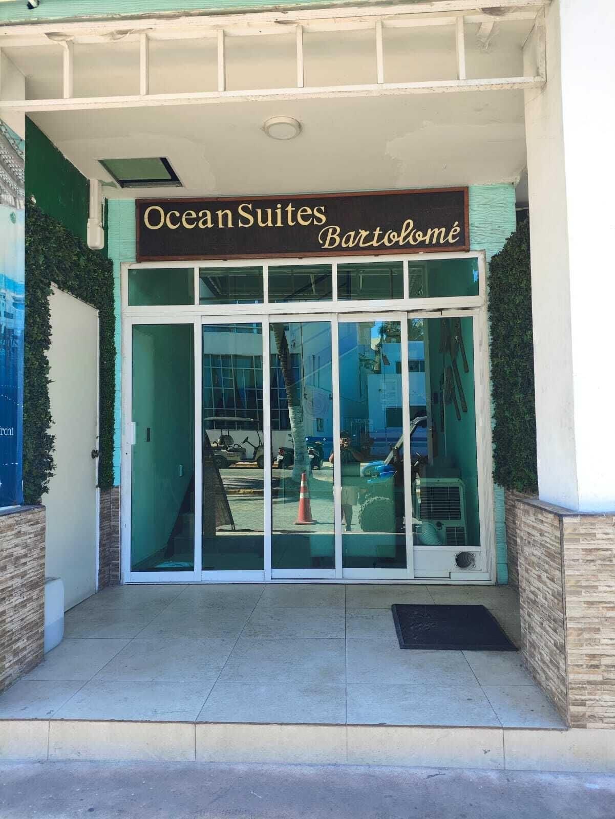 Vista Lobby Bartolome Oceanfront Suites