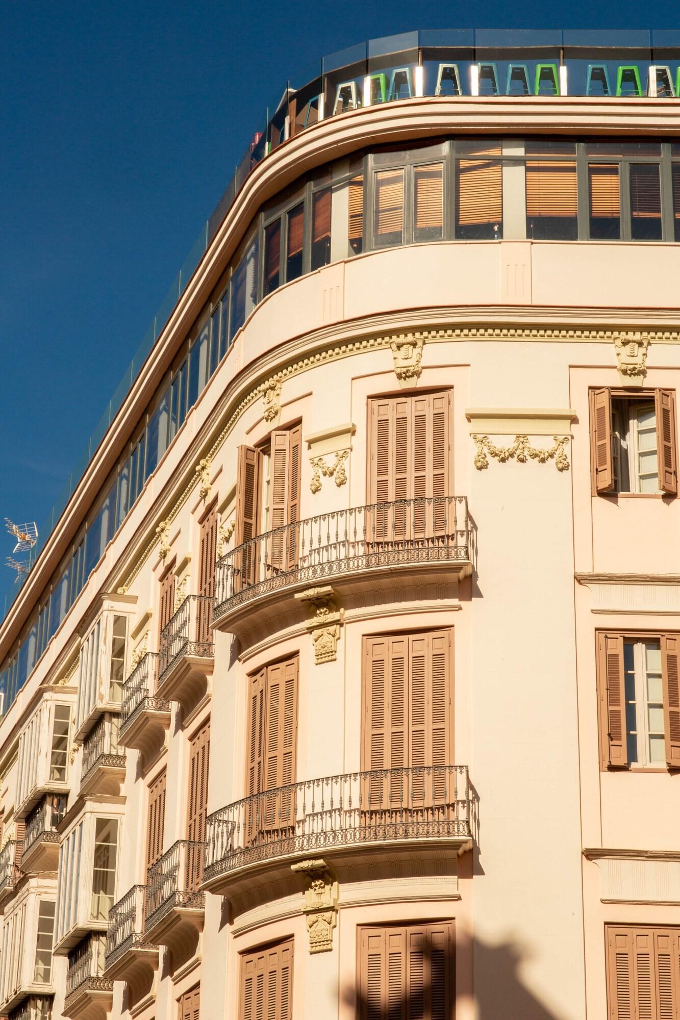 Vista Exterior Alcazaba Premium Hotel