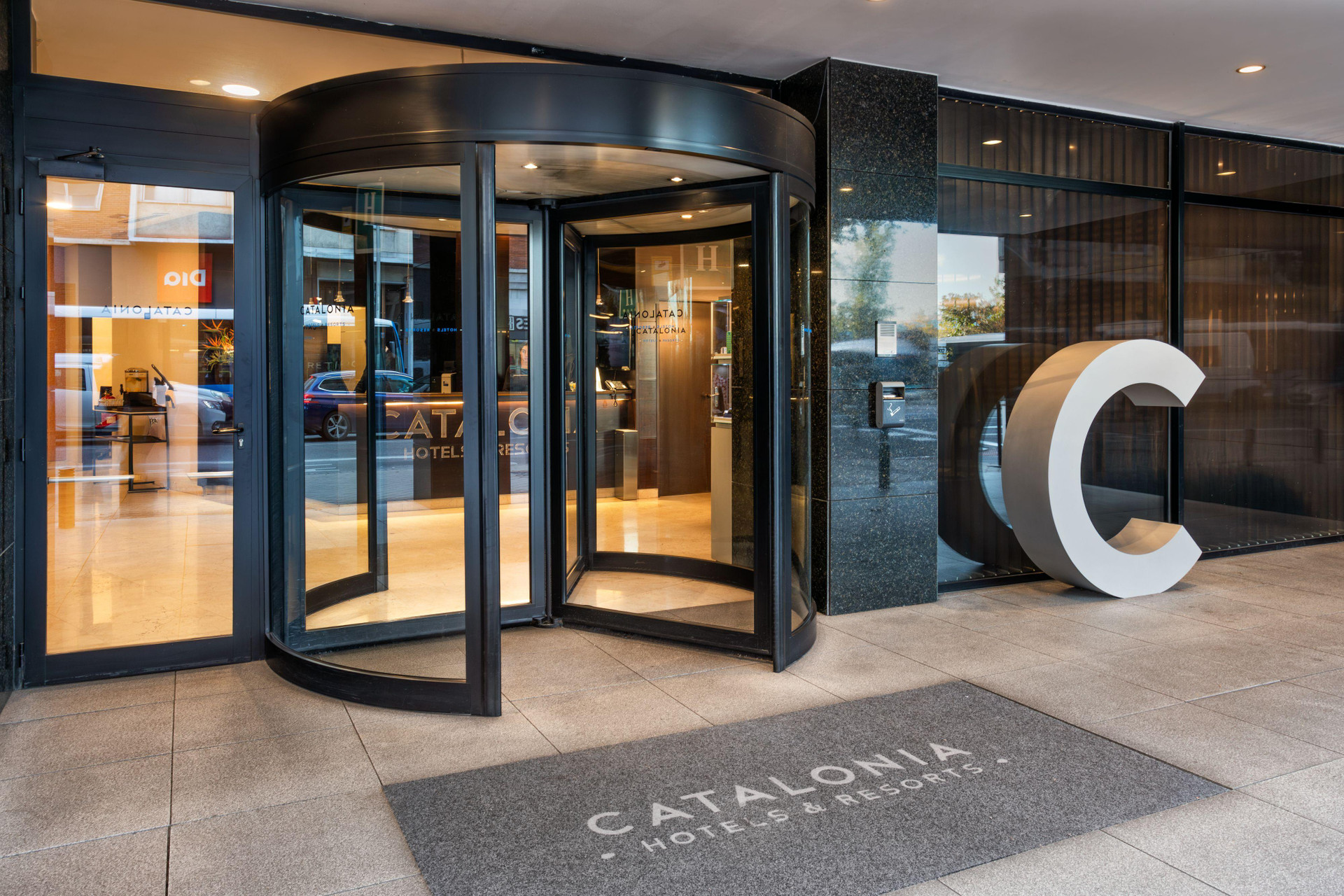 Vista Exterior Catalonia El Retiro