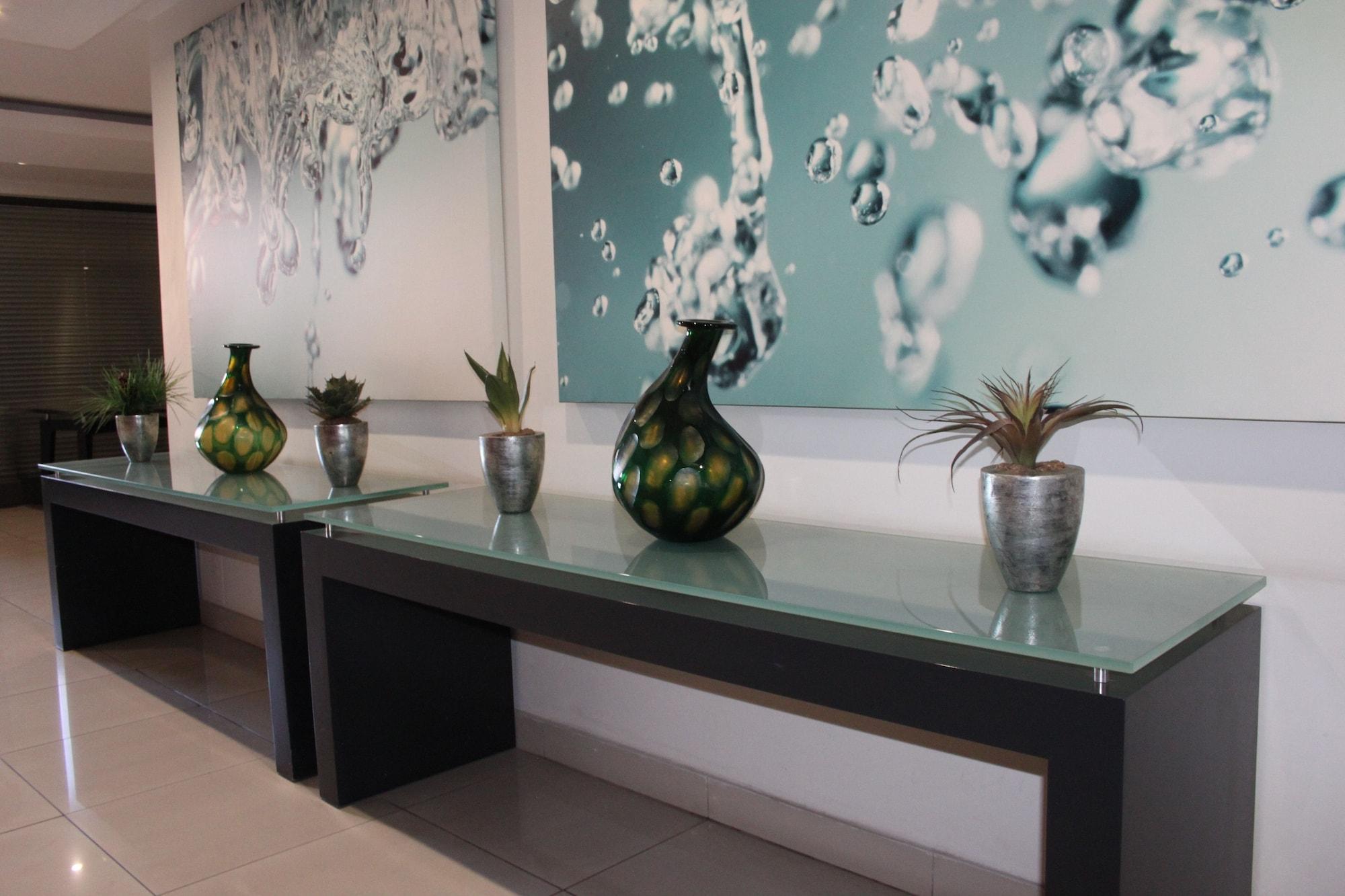 Vista Lobby The Nicol Hotel and Apartments