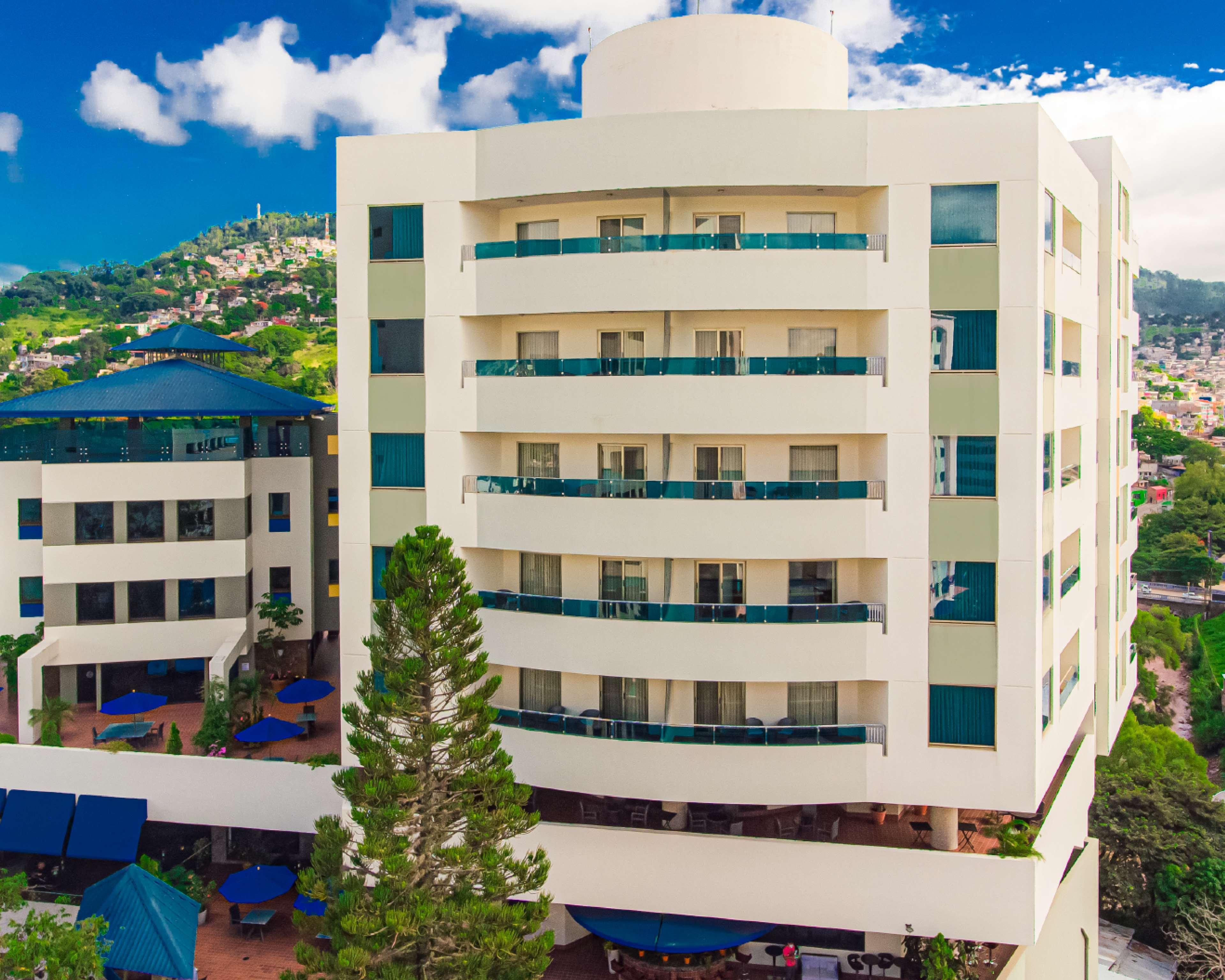 Vista Exterior Hotel Plaza Juan Carlos