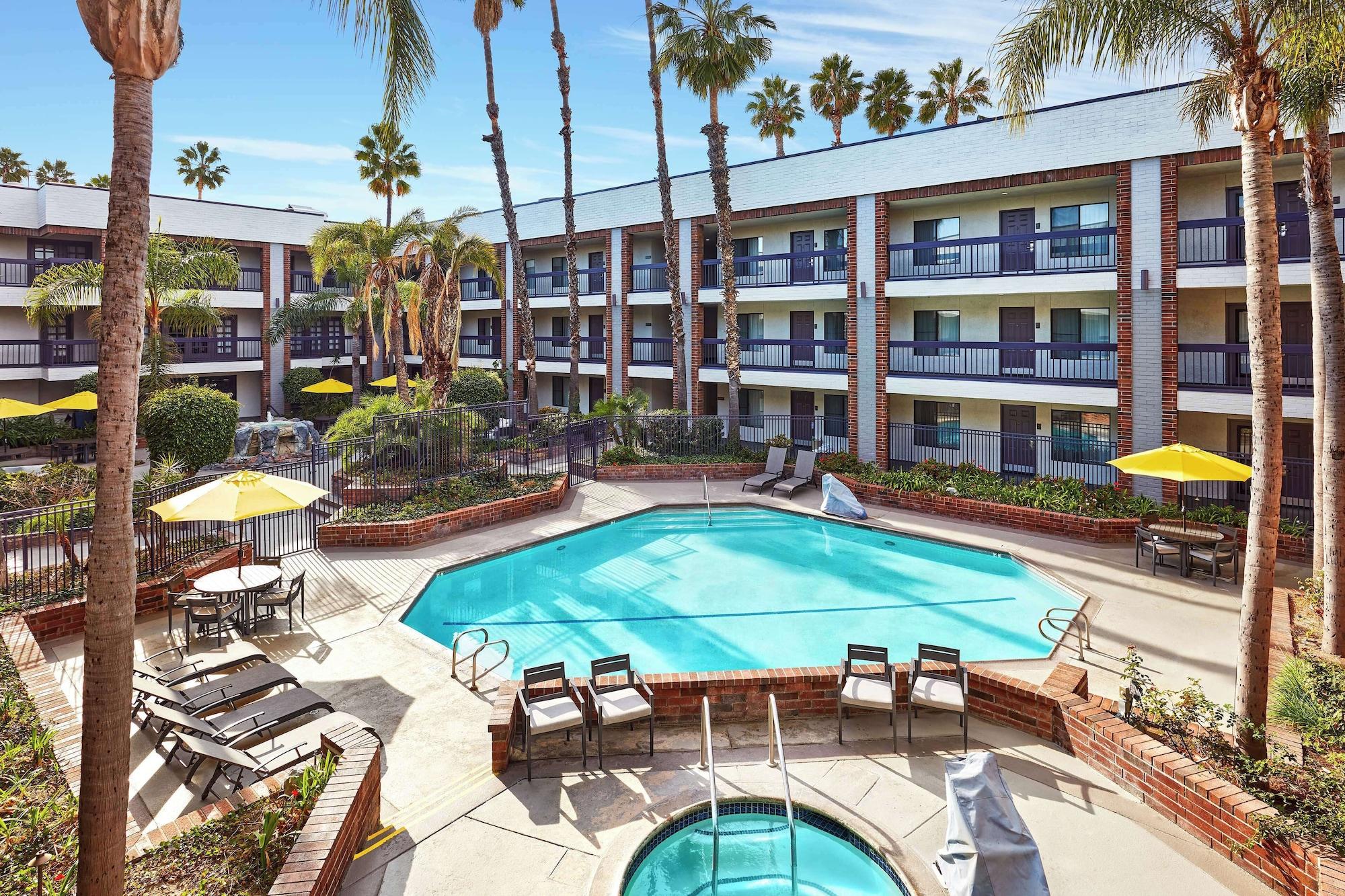 Vista Piscina Best Western Plus Meridian Inn & Suites, Anaheim-Orange