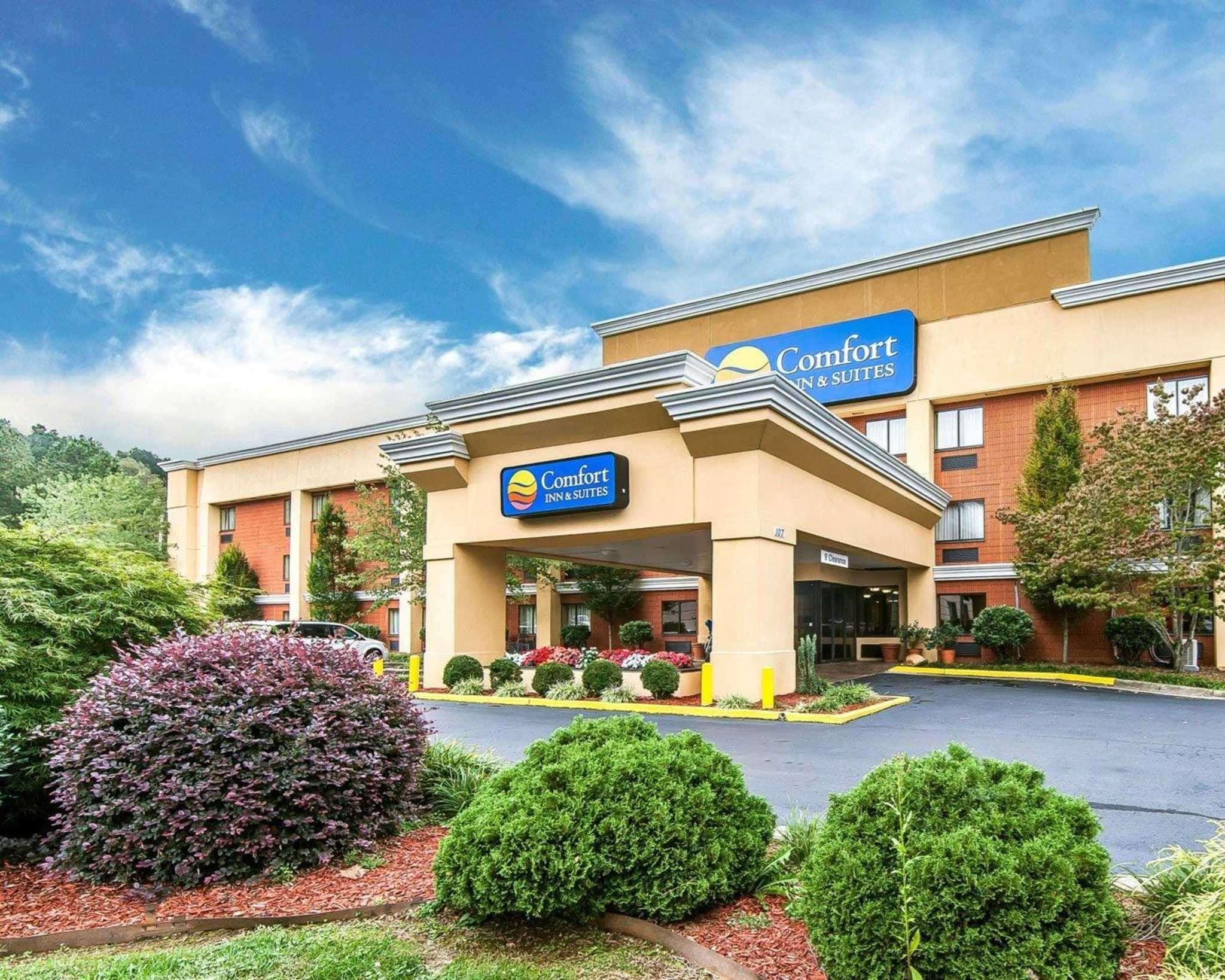 Vista Exterior Comfort Inn & Suites Cleveland