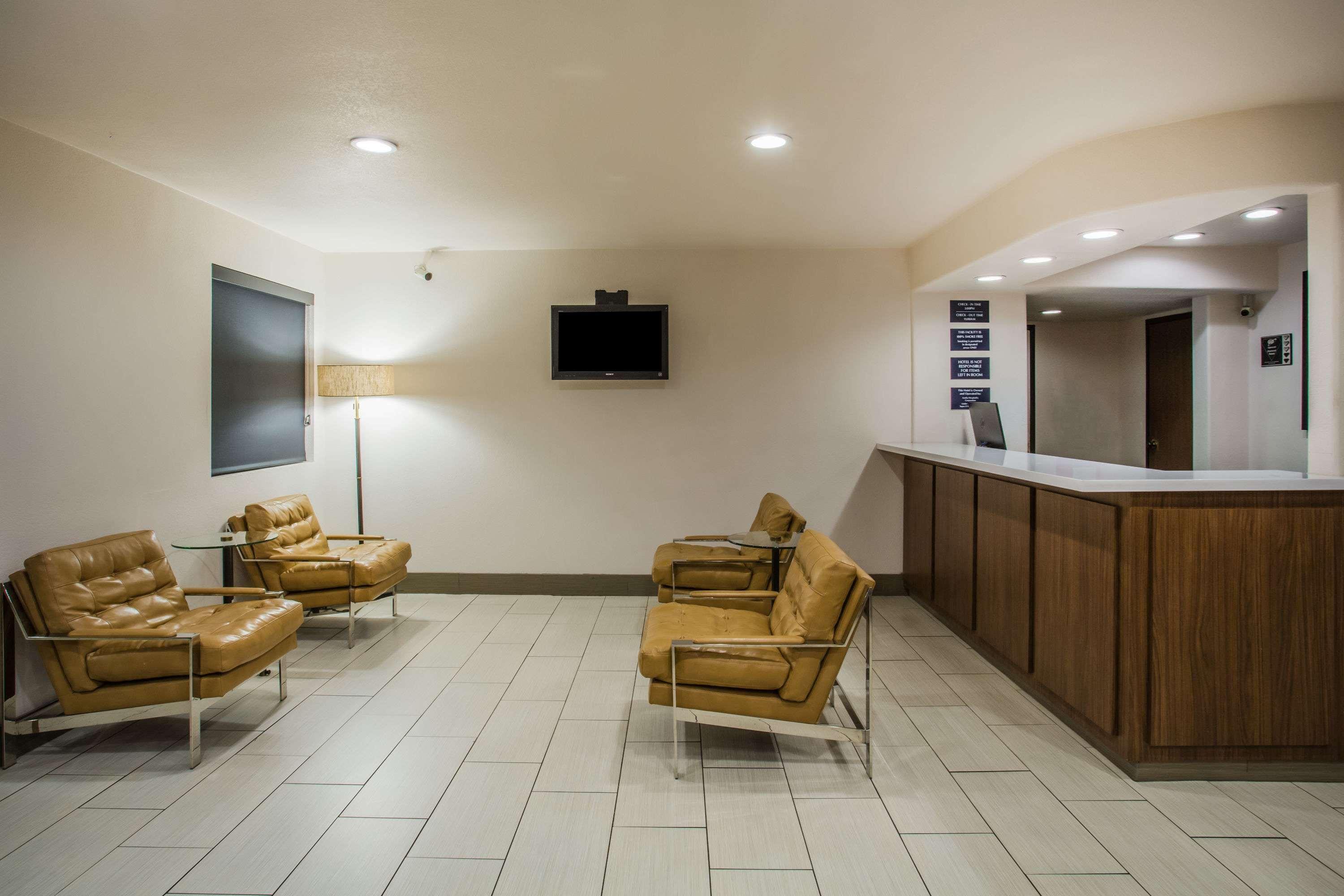 Vista Lobby Super 8 by Wyndham Flagstaff