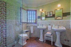 Alquiler Vacacional - Villa Casavecchia, 1300 Tuscan villa near Florence with swimming pools 28 people