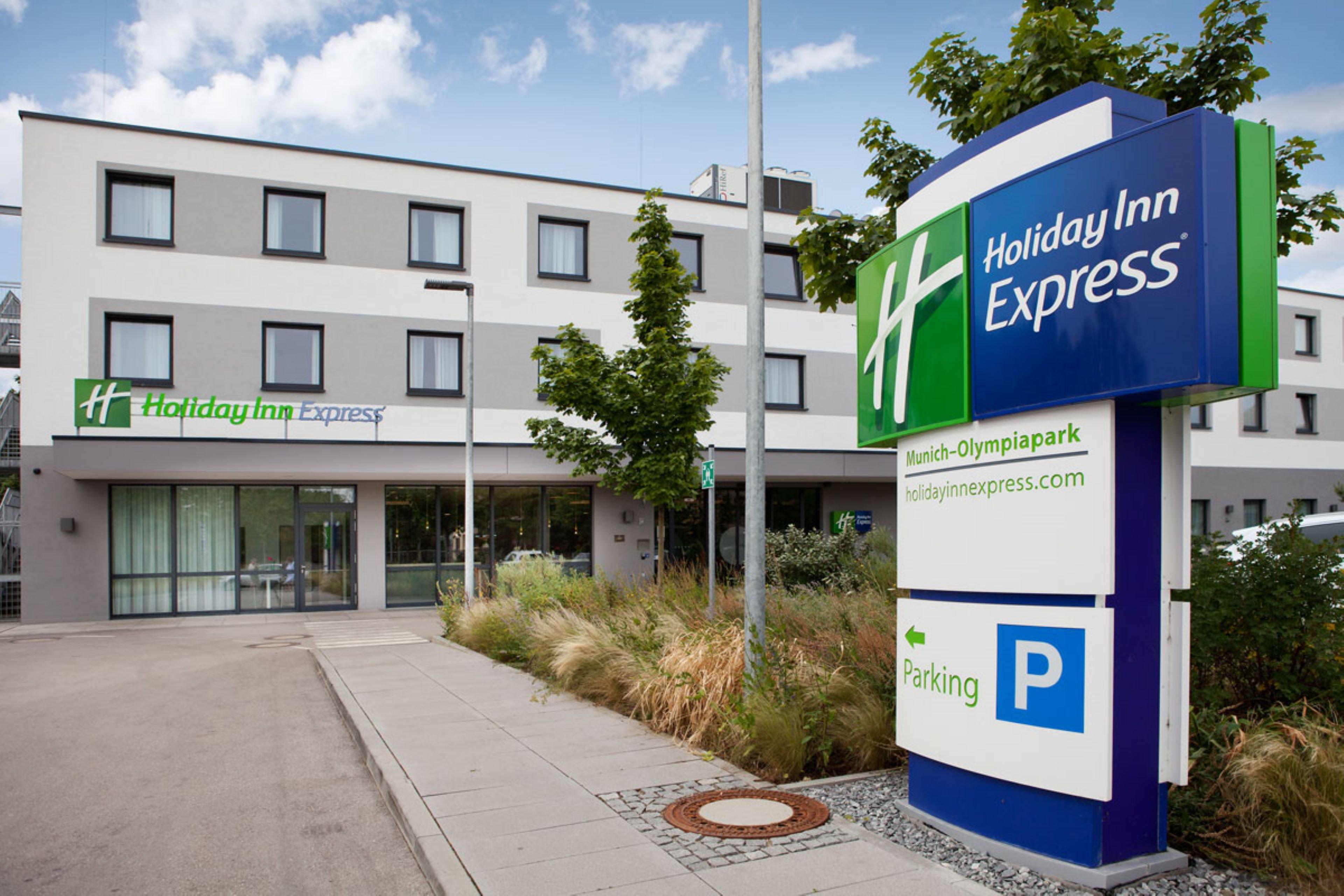 Vista Exterior Holiday Inn Express Munich - Olympiapark by IHG