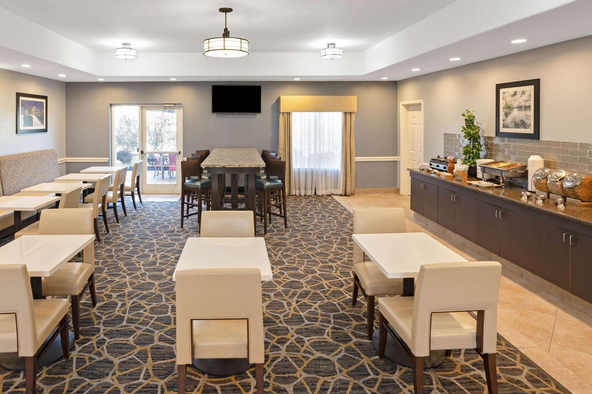 Restaurant Sonesta Essential Houston Westchase