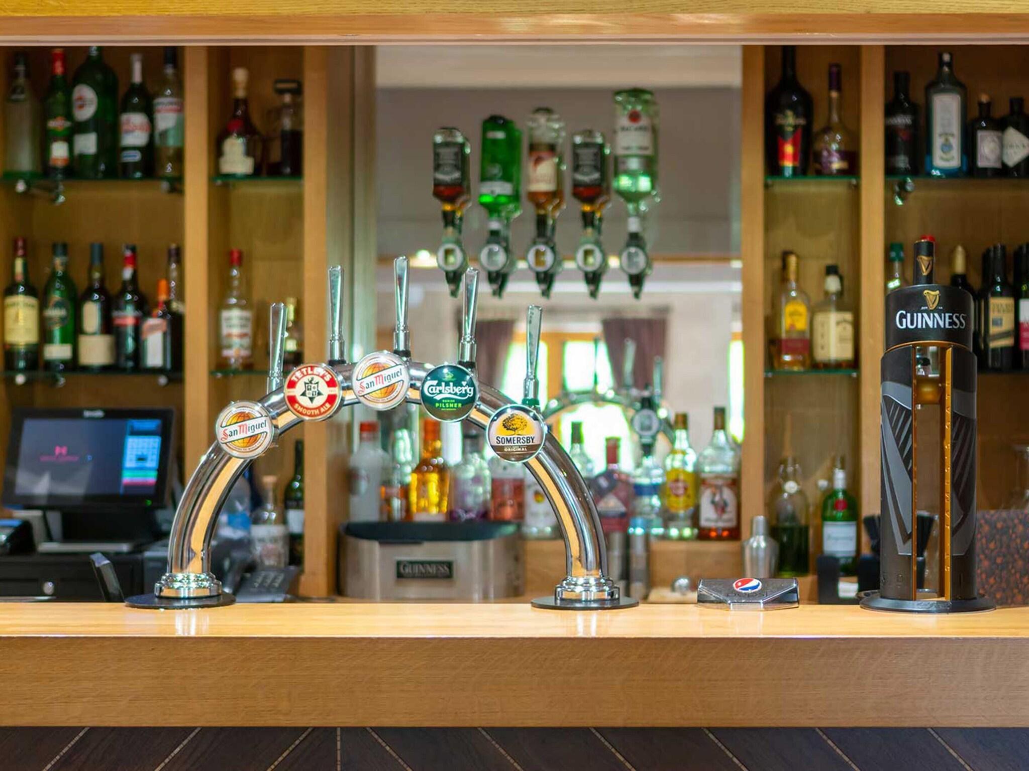 Bar/Salón Hotel Wrexham