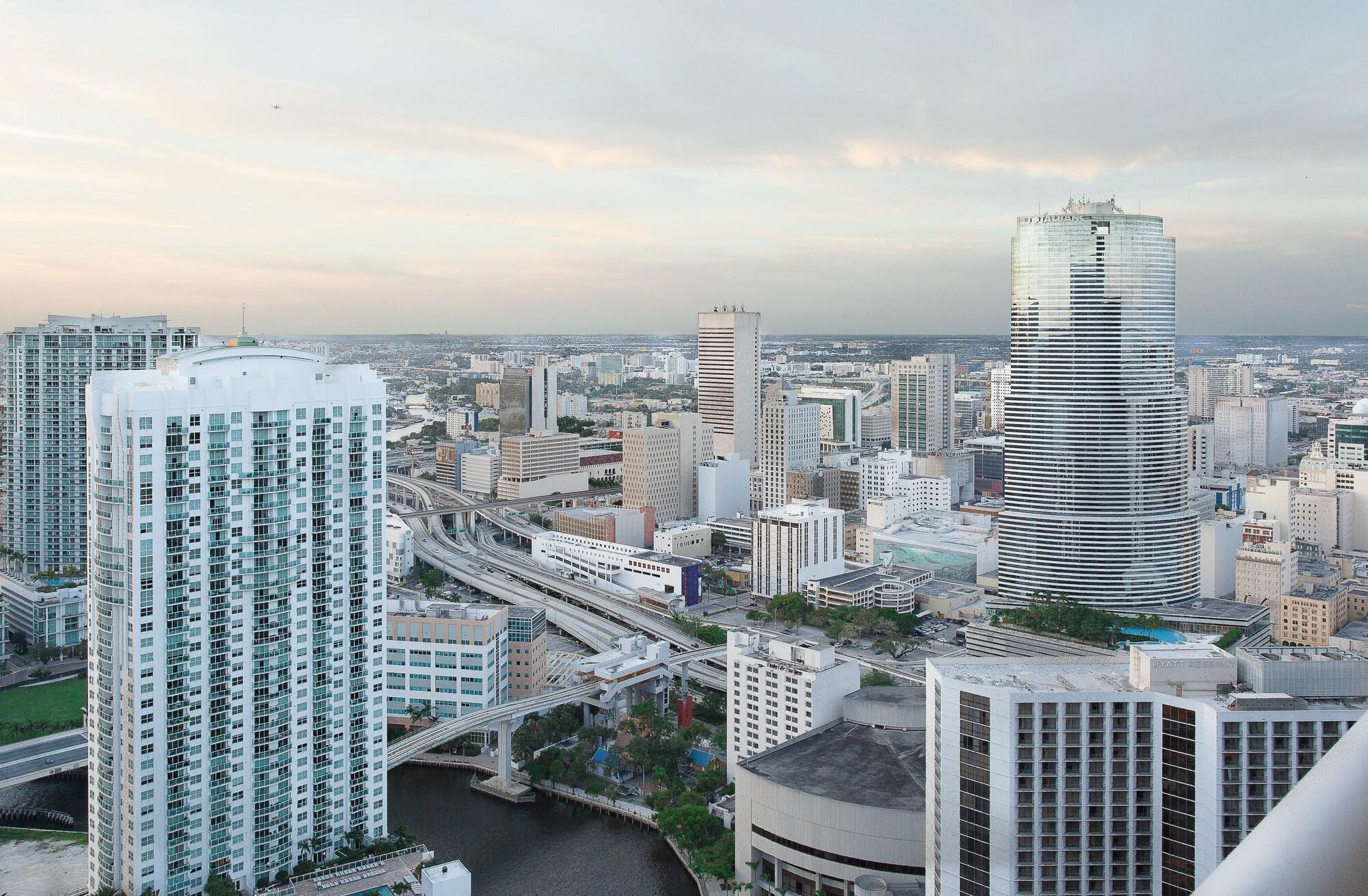 Vista Exterior Residences at Icon Brickell by Miami Vacation Rentals