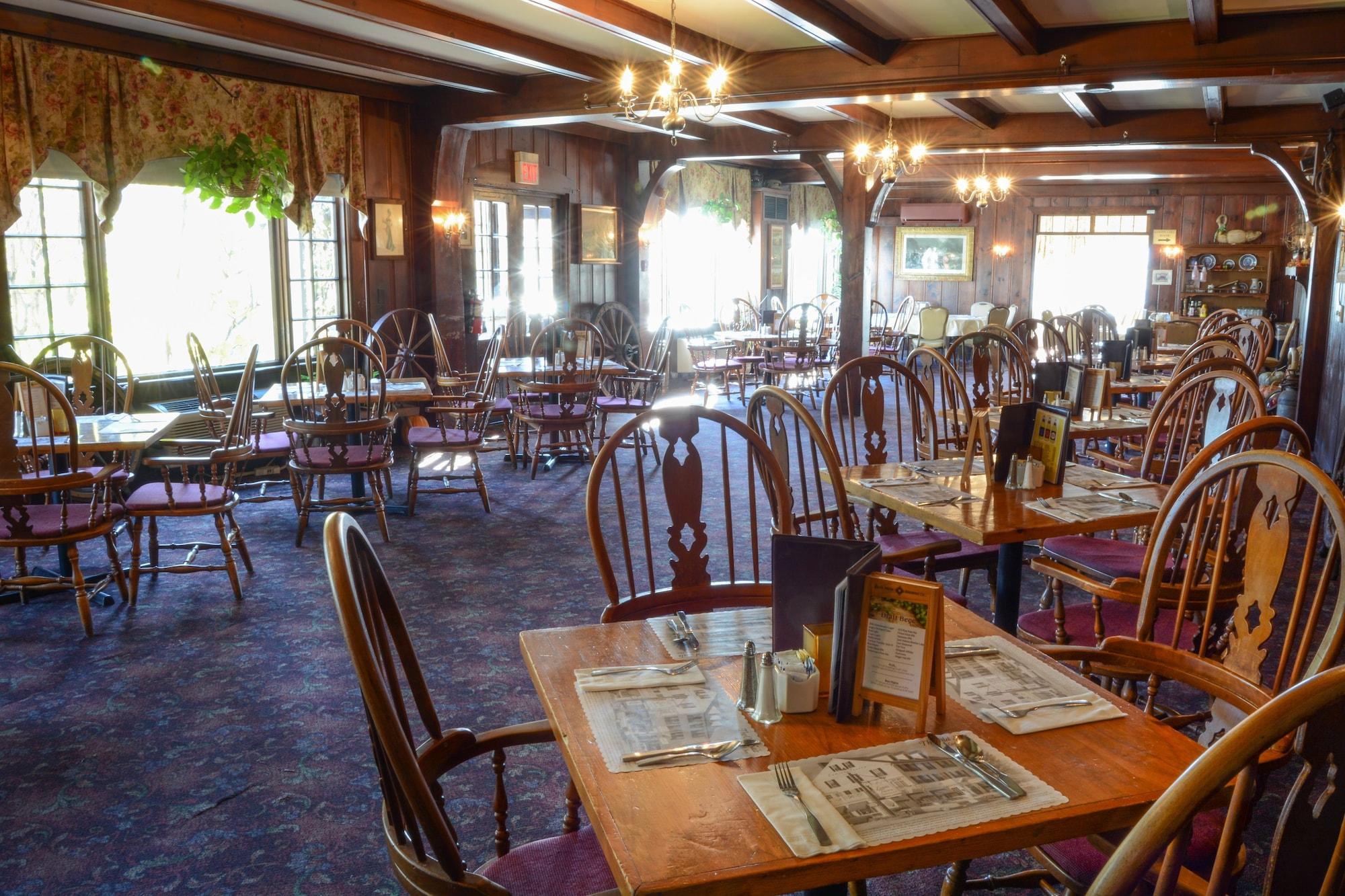 Restaurant Lamie's Inn and The Old Salt Restaurant