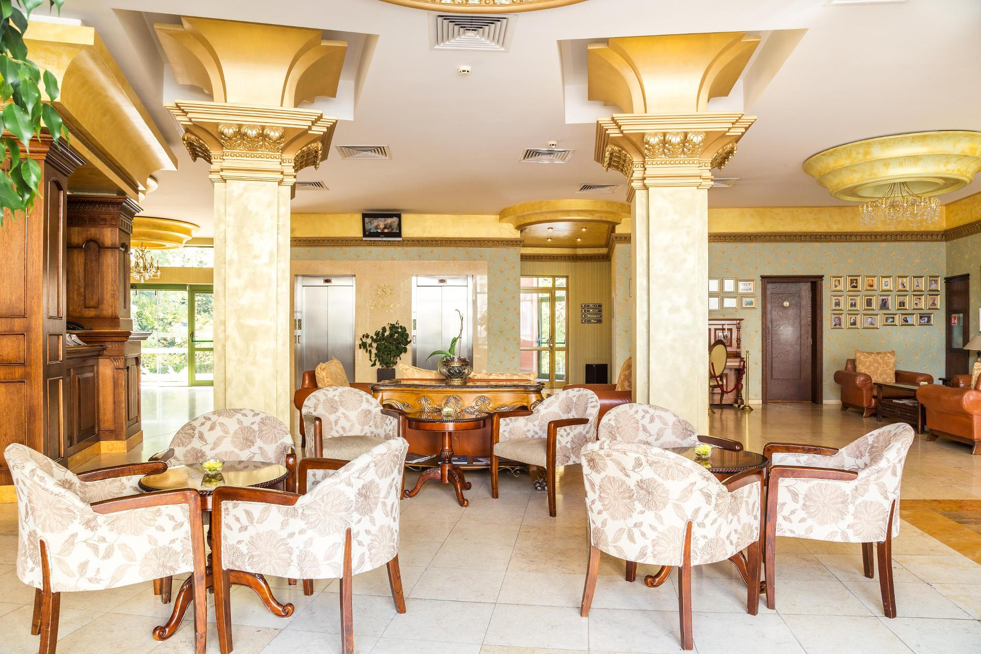 Vista Lobby Hotel Romance & Family Suites
