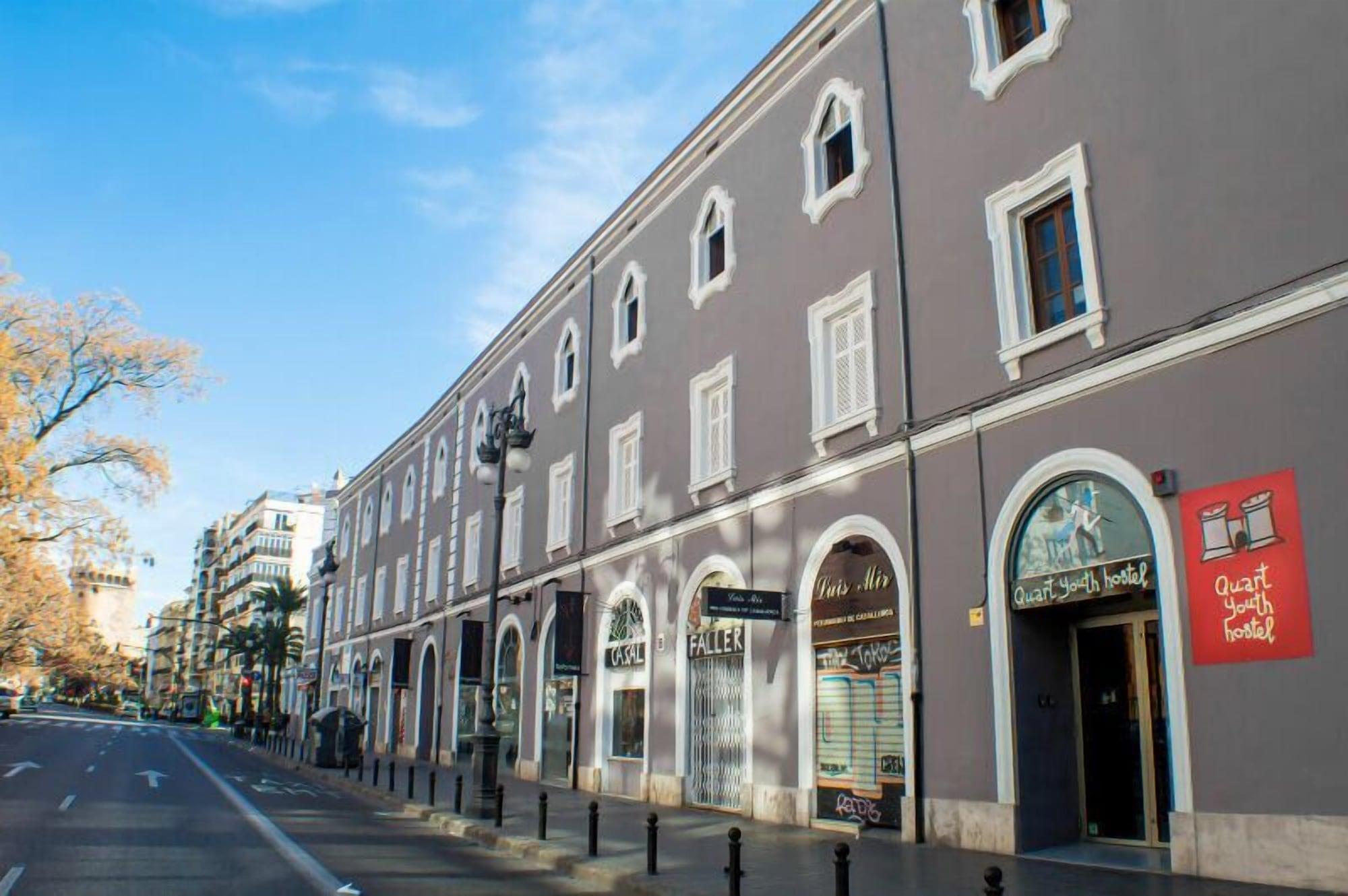 Variados (as) Quart Youth Hostel