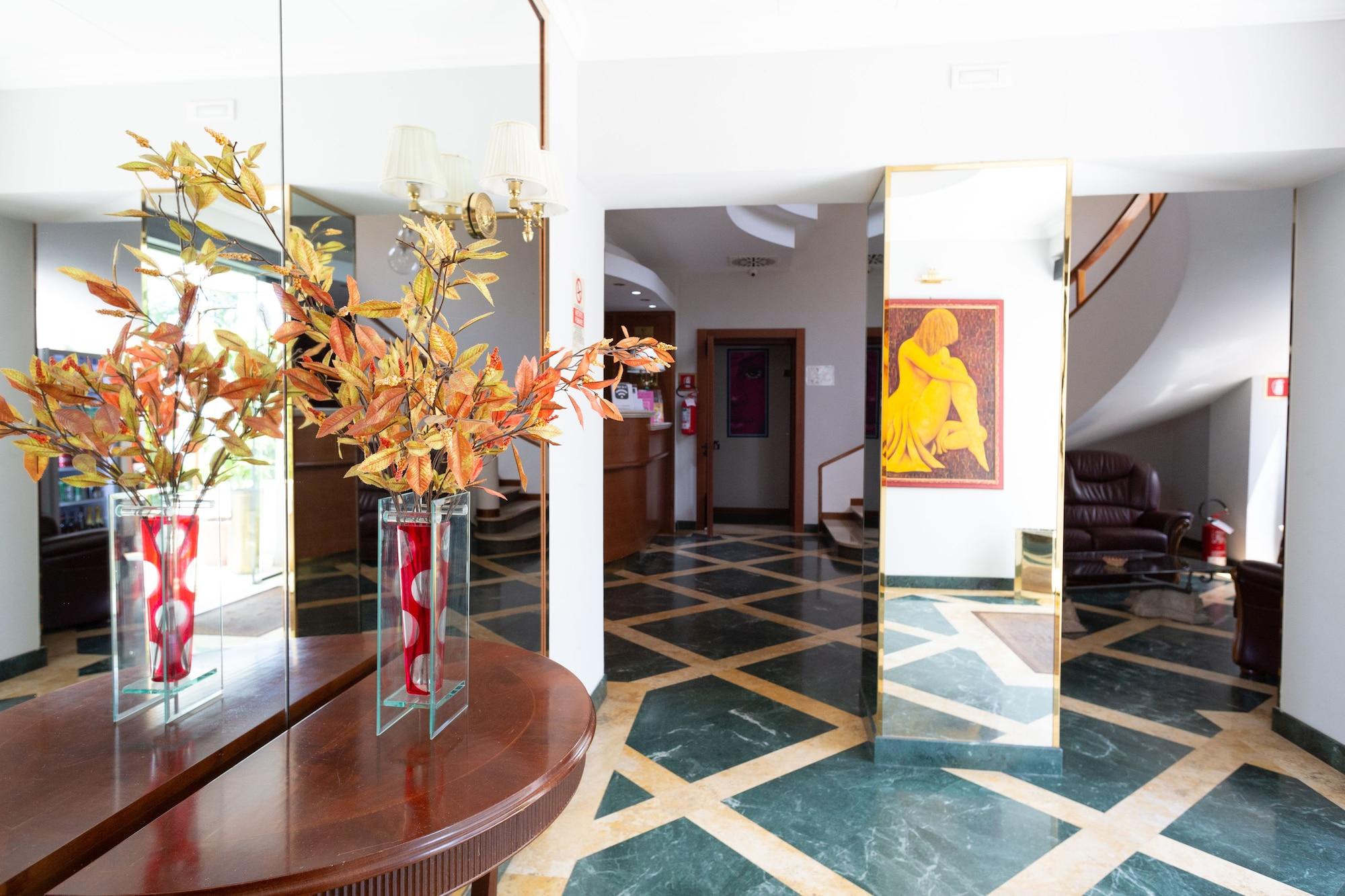 Vista Lobby Cervara Park Hotel