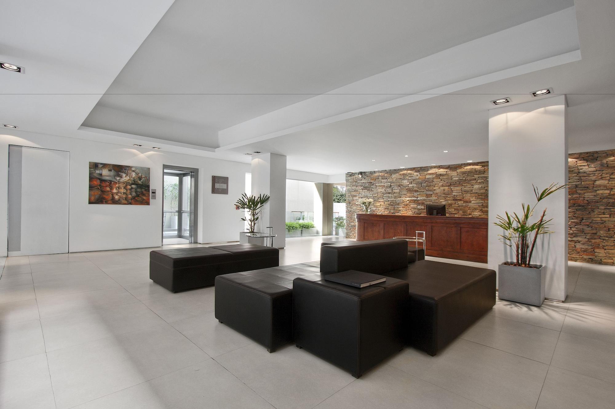 Vista Lobby San Isidro Plaza Hotel