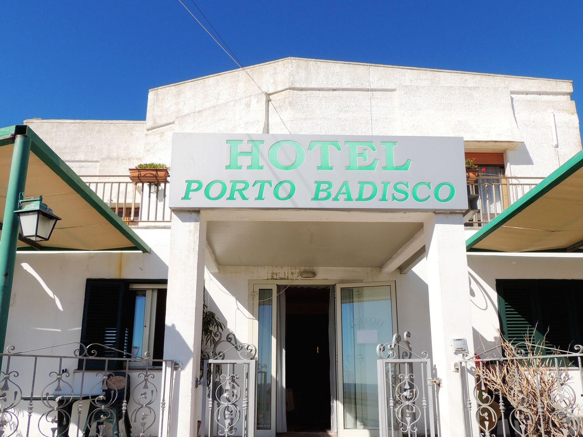 Vista Exterior Hotel Porto Badisco
