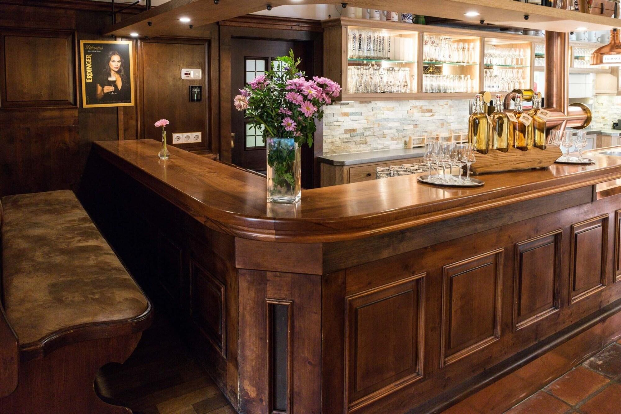 Bar/Salón Landgasthof zum Erdinger Weissbrau