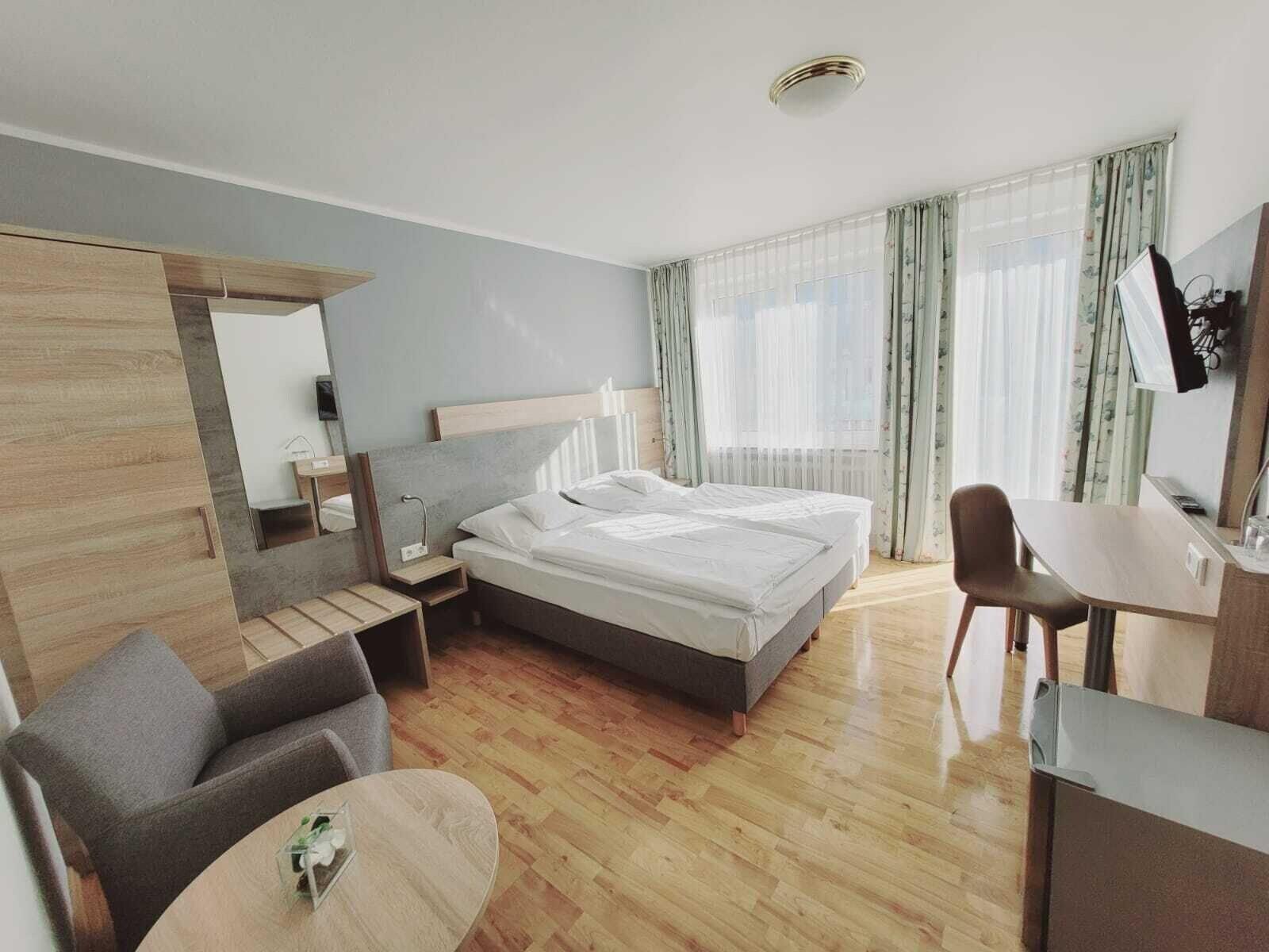 Varios Hotel Europa