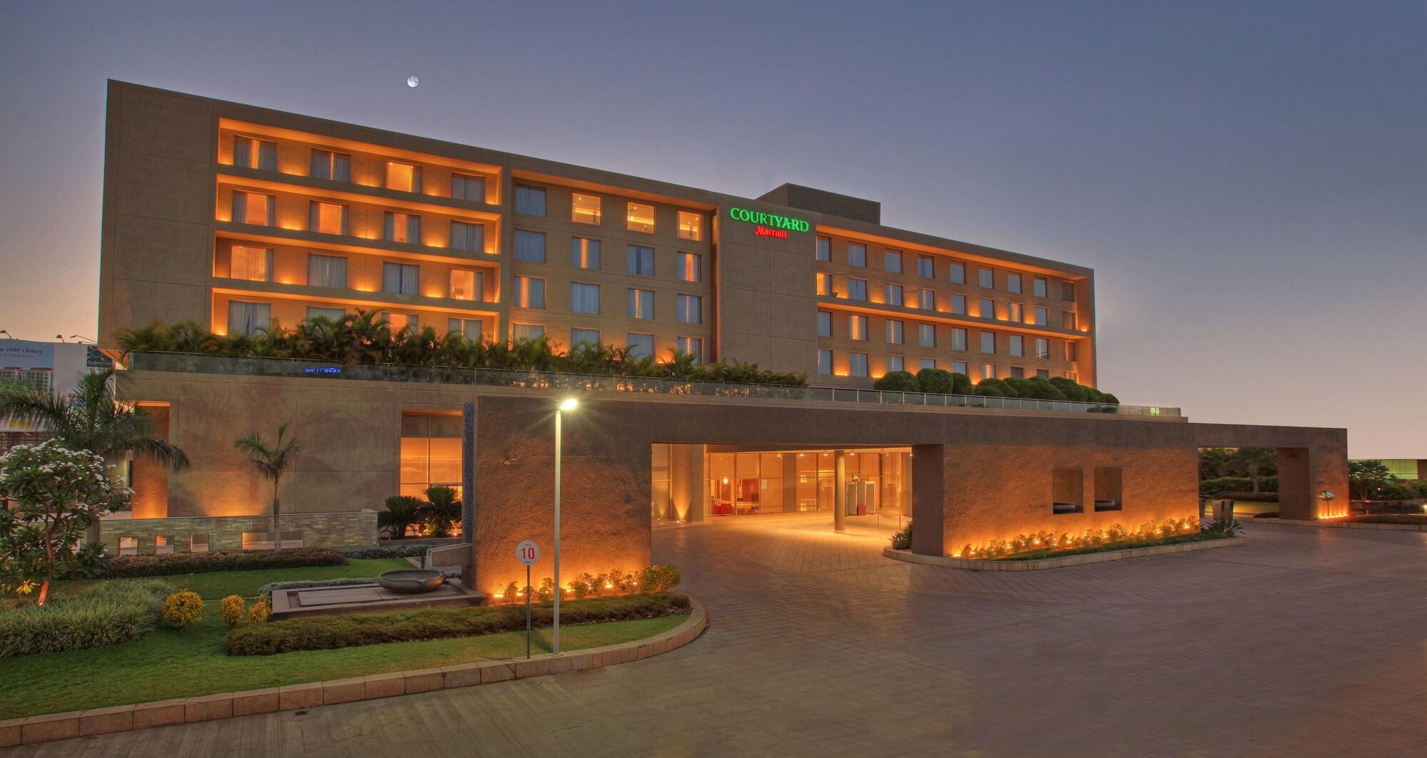 Vista Exterior Courtyard by Marriott Pune Hinjewadi