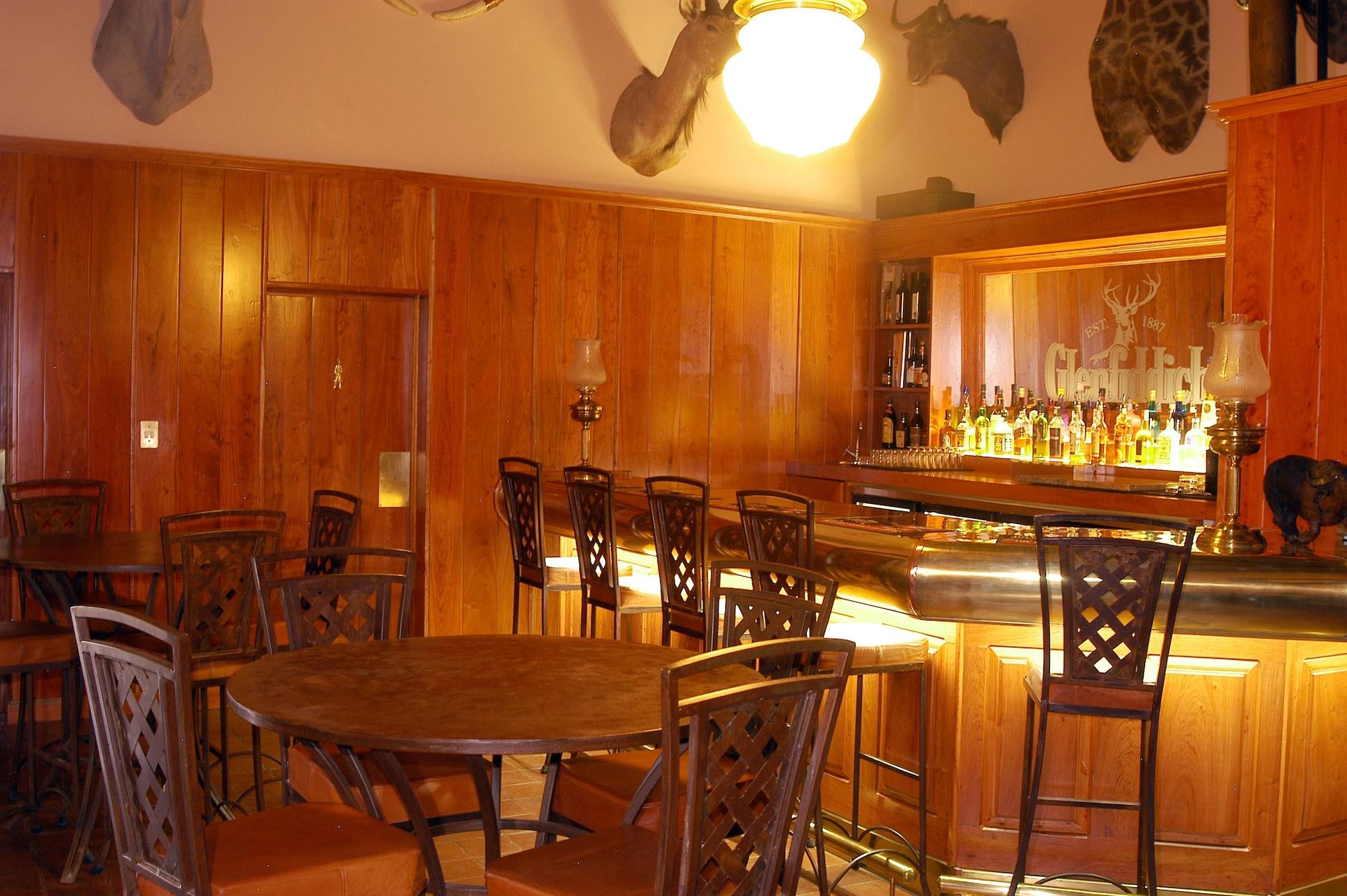 Varios Foundry Guest Lodge