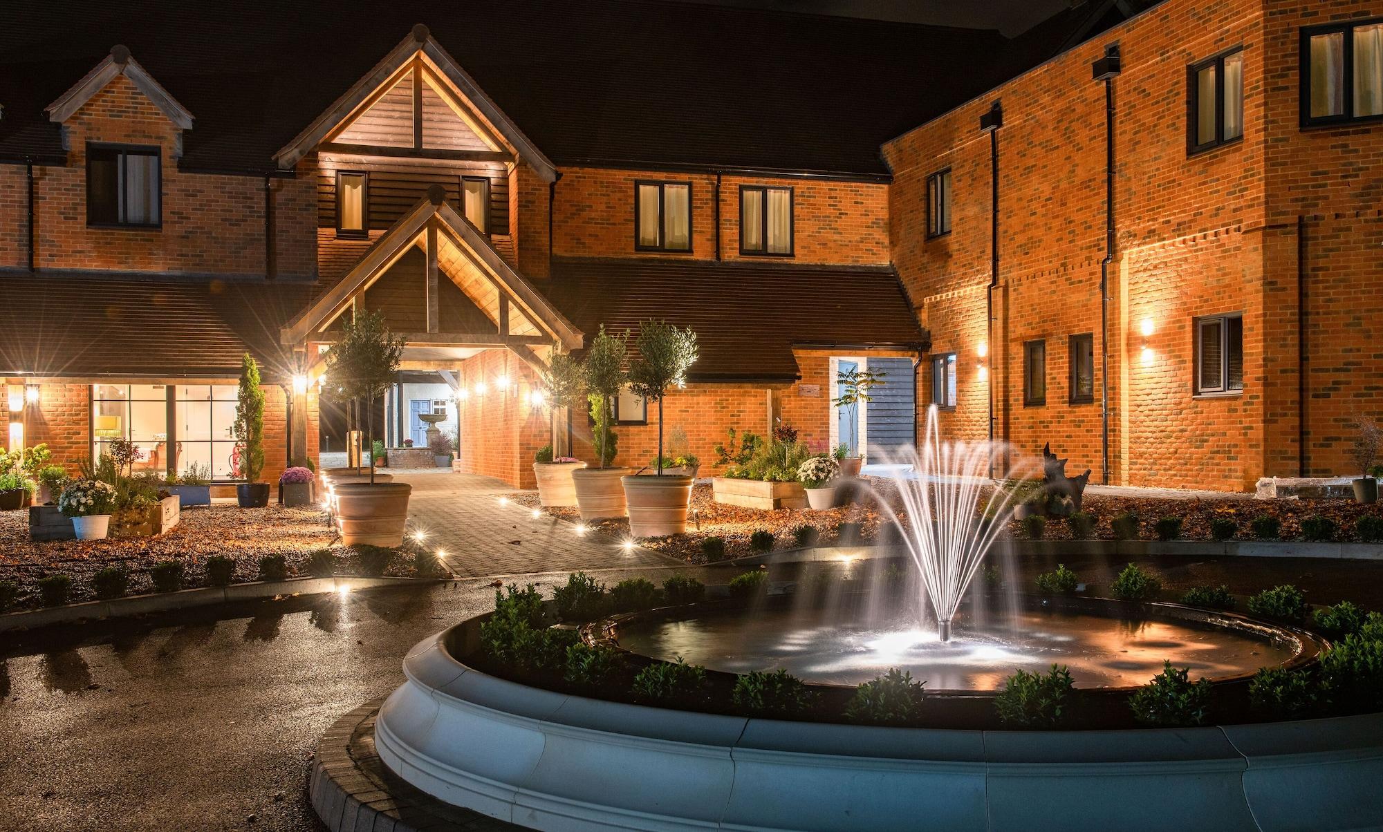 Vista Exterior Cottesmore Golf And Country