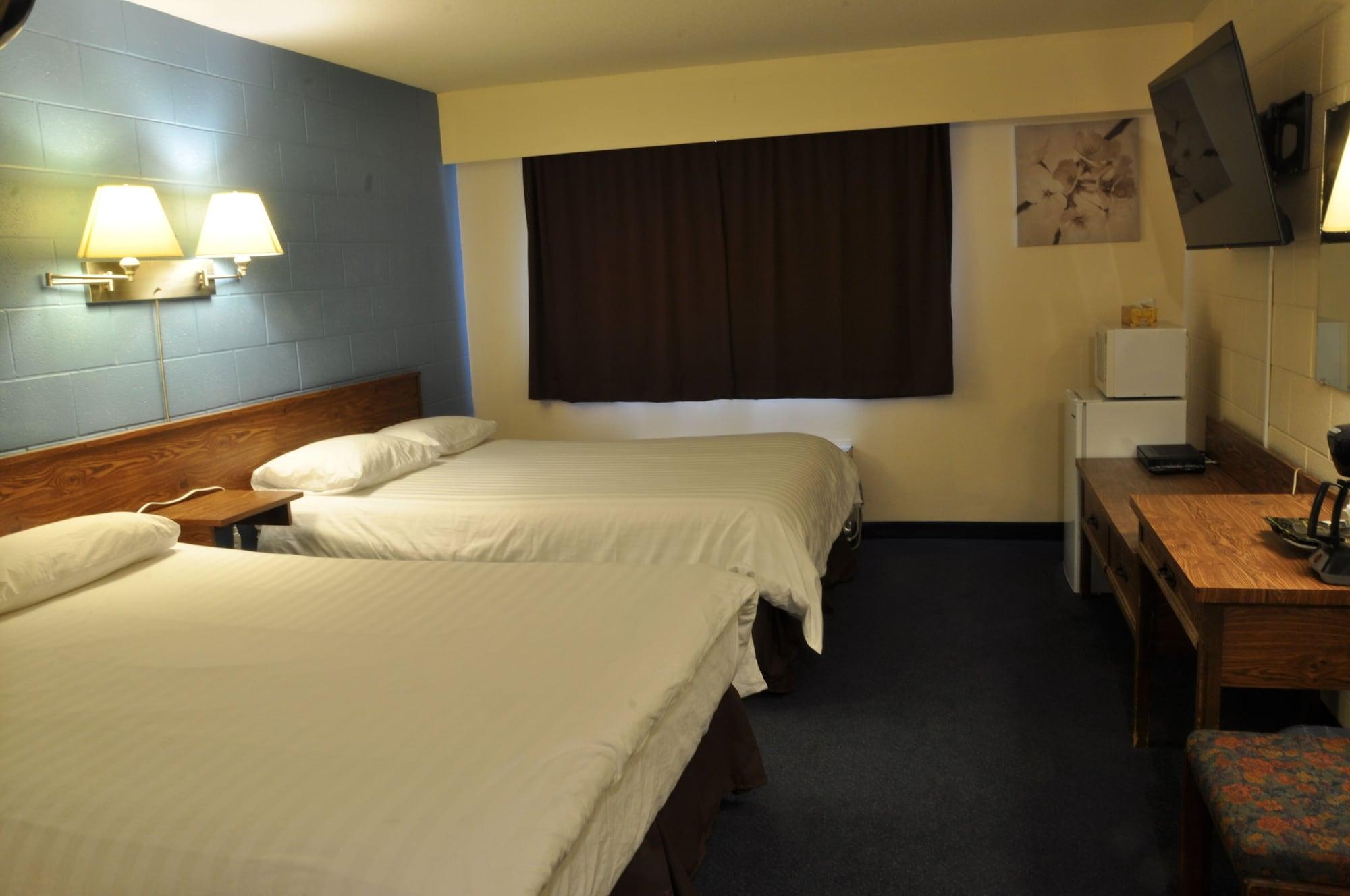 Varios Canadas Best Value Inn Mile 0