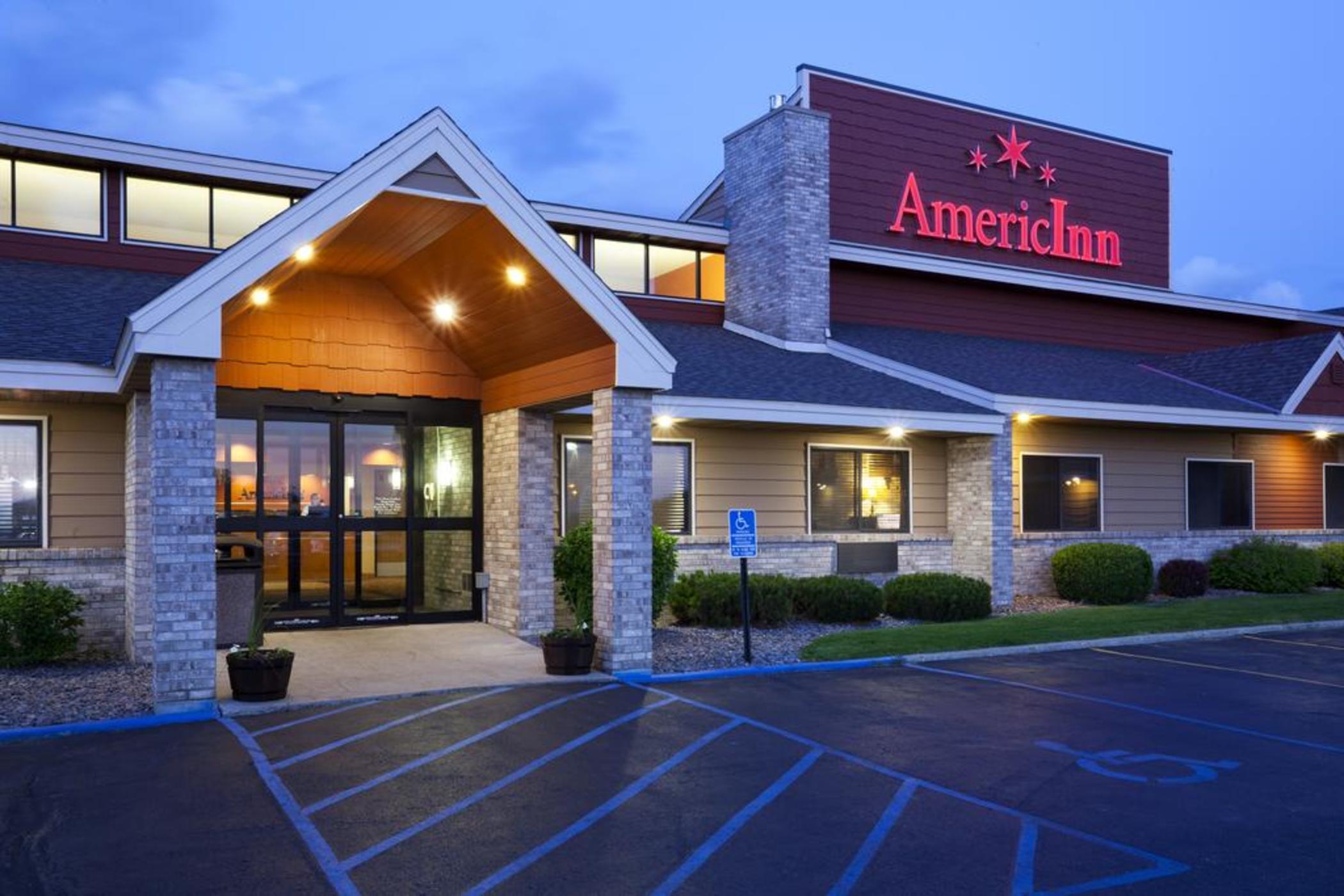 Vista Exterior Americinn By Wyndham Fergus Falls Conference Cente