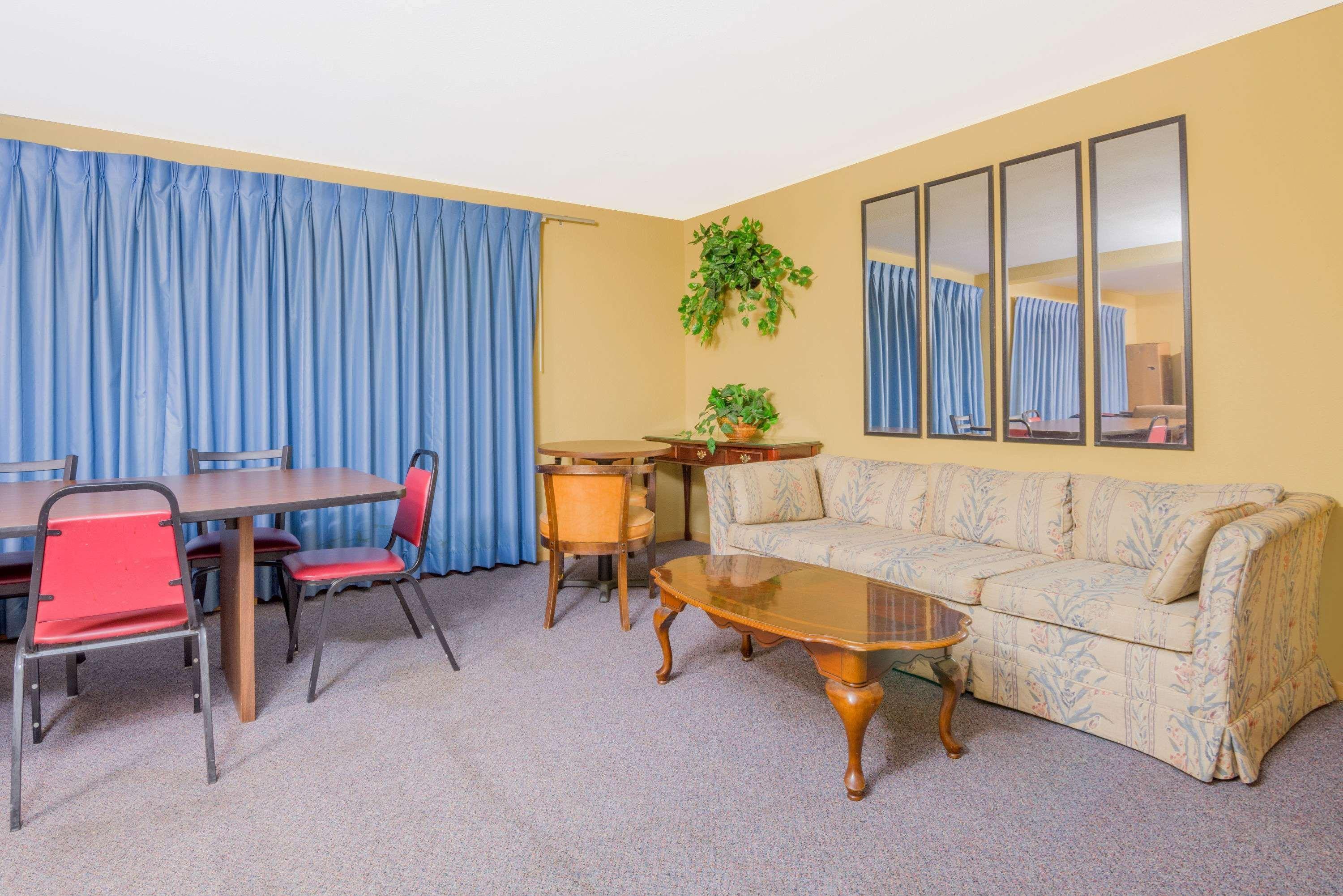 Centro de Negocios Super 8 by Wyndham Shelbyville