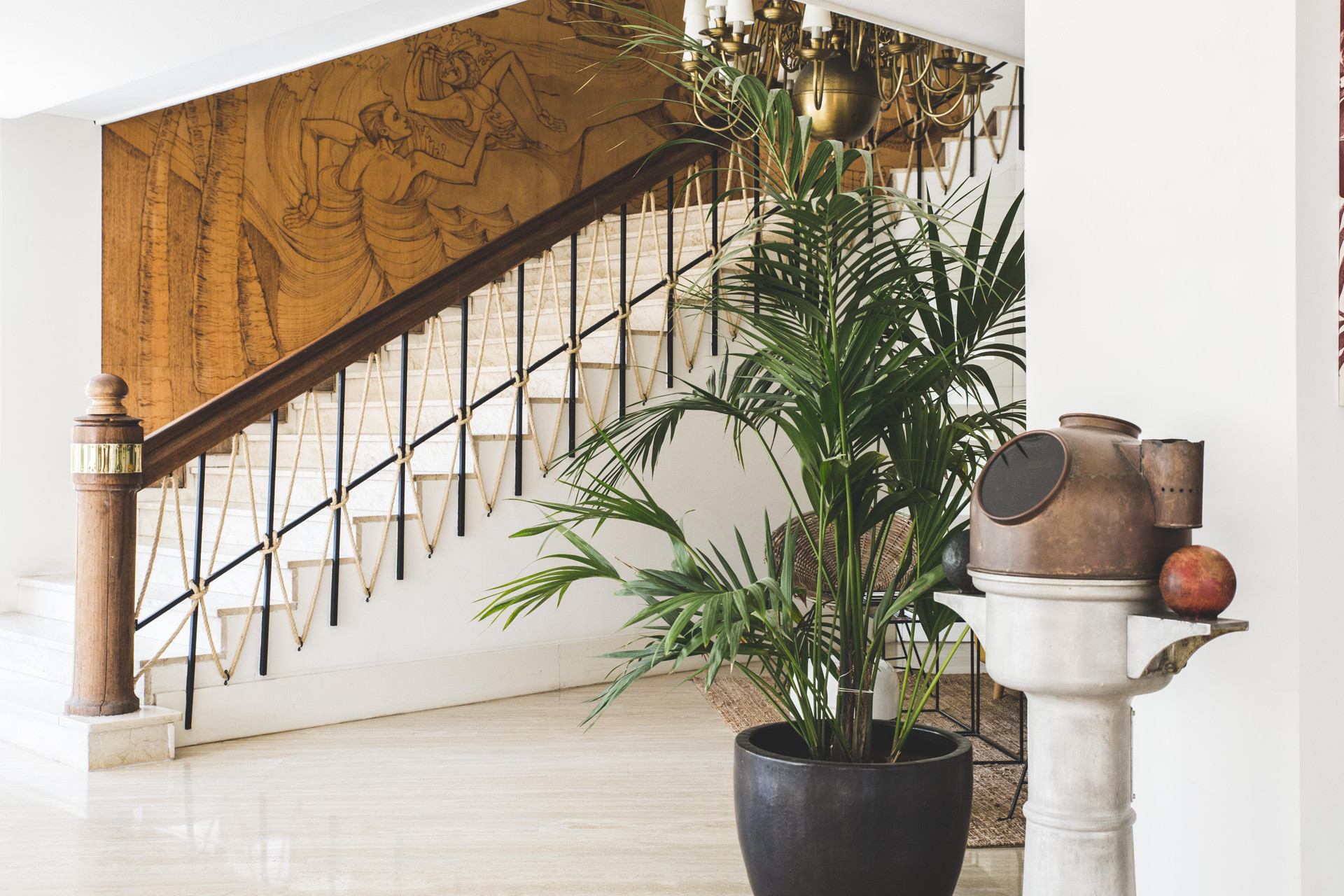 Vista Lobby Hotel Almirante