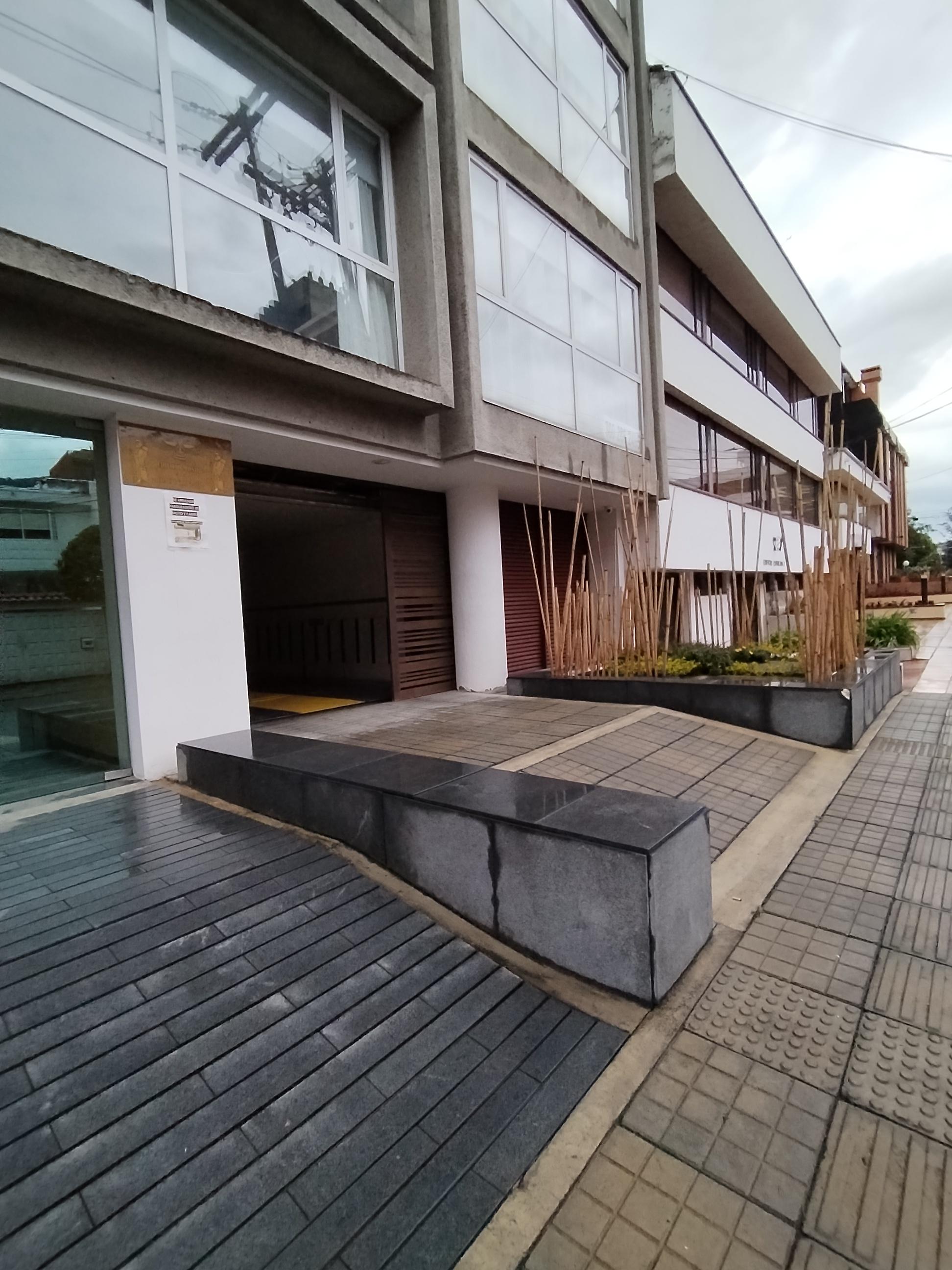 Vista Exterior GIO Suites Monir Usaquén Bogotá