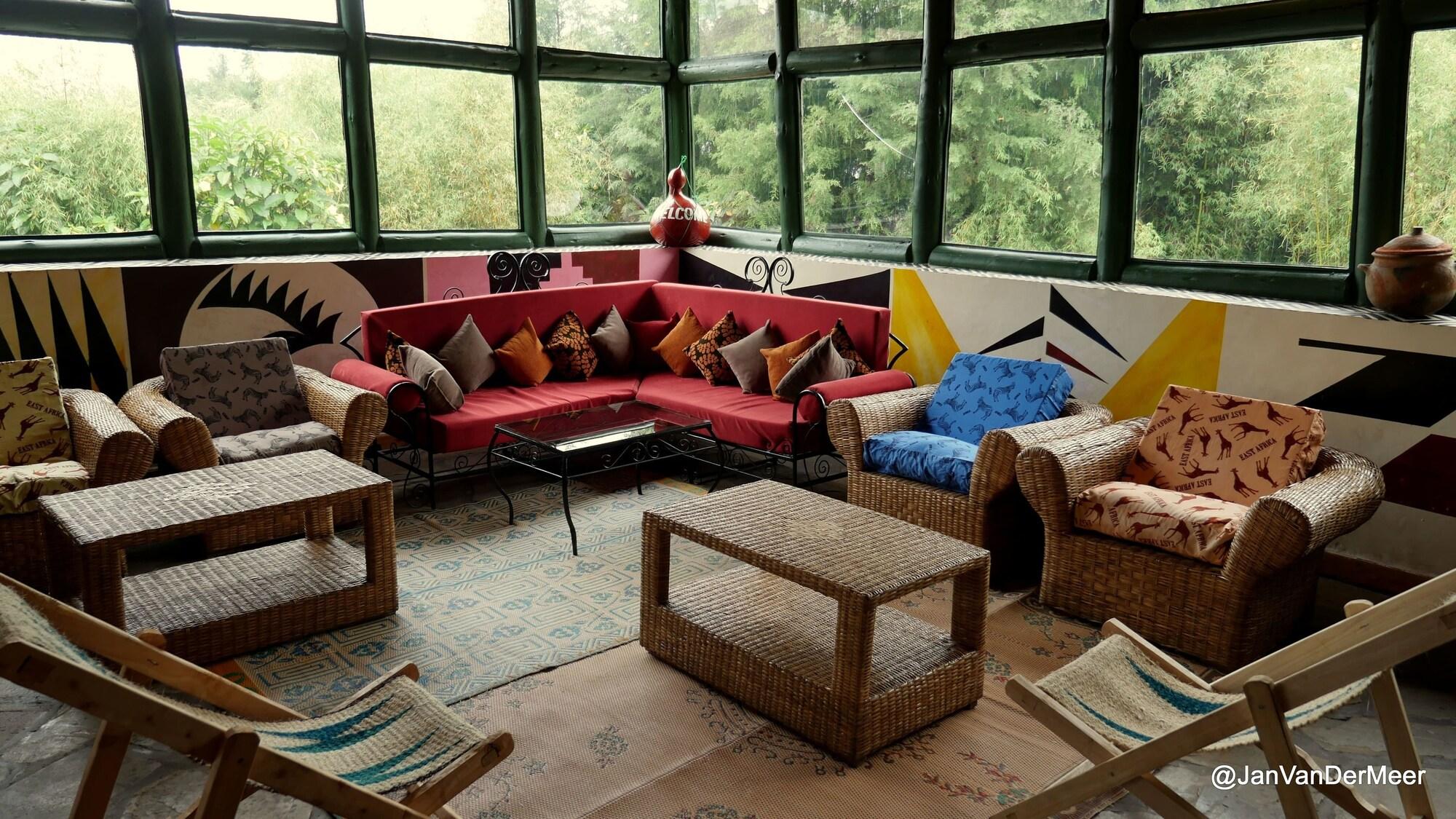 Vista Lobby Le Bambou Gorilla Lodge