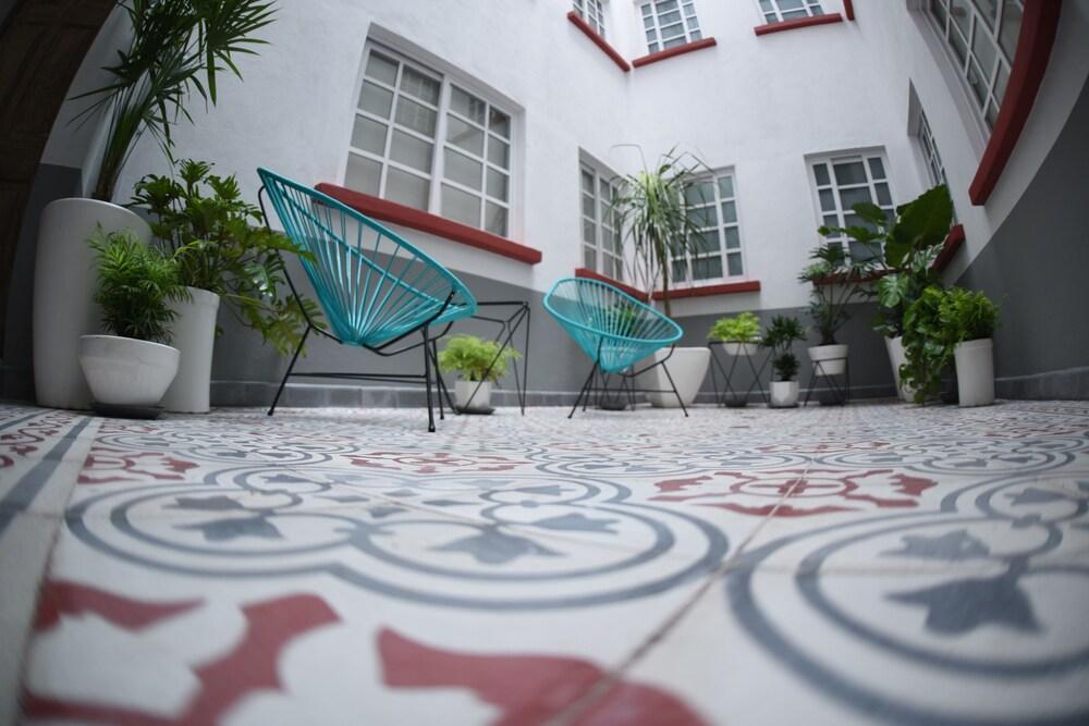 Hotel OM 686 Urban Lofts