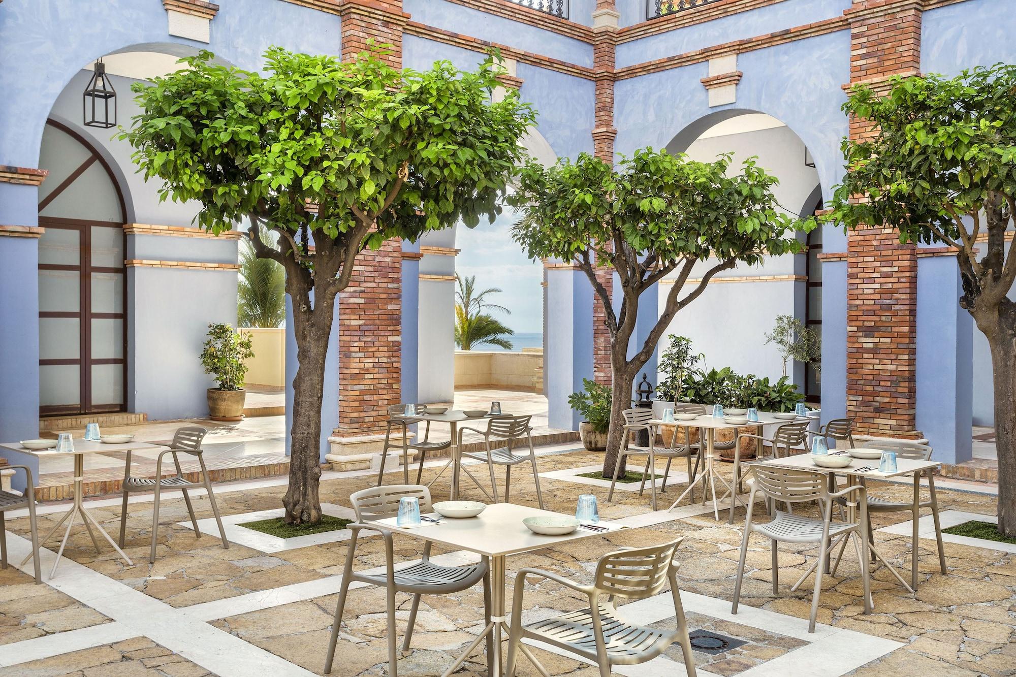 Restaurant The Level at Melia Villaitana