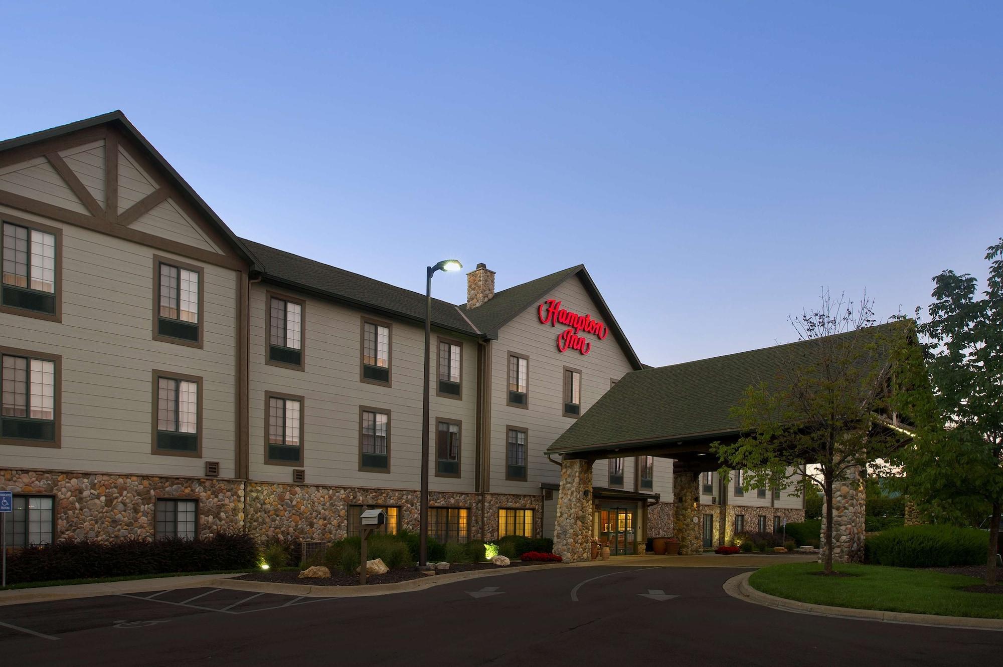 Vista Exterior Hampton Inn Kansas City The Legends