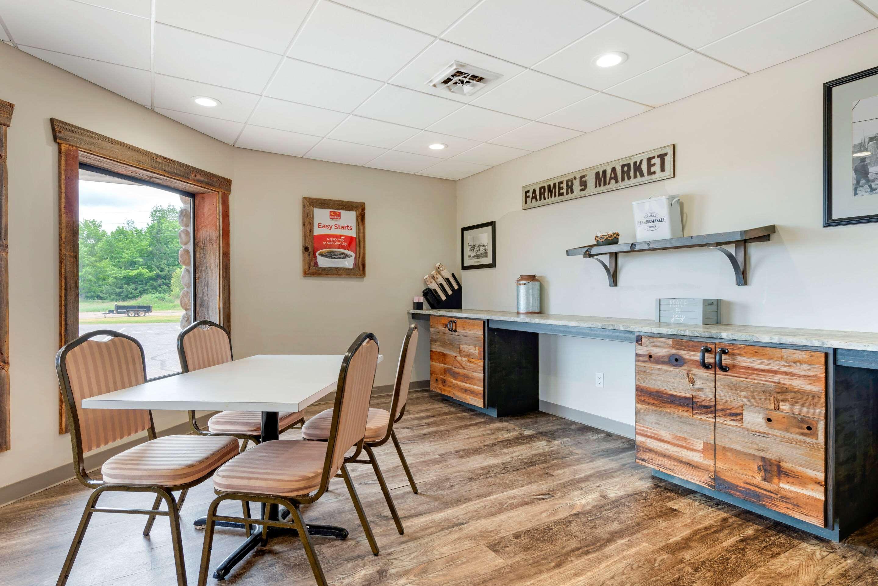 Restaurant Econo Lodge Lakeview