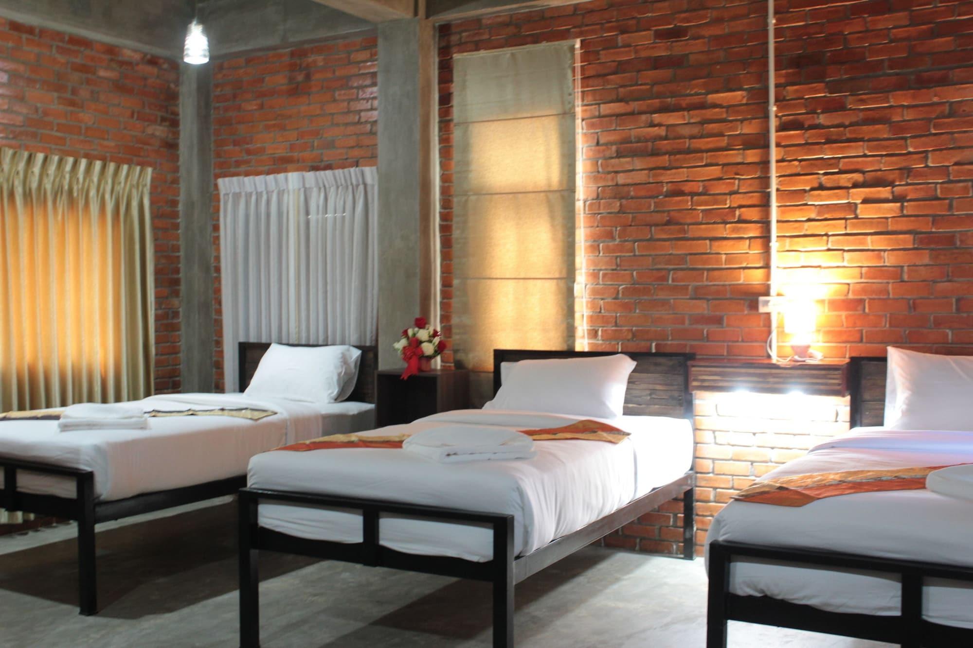 Varios Baan9Nan Guest Home in Nan City