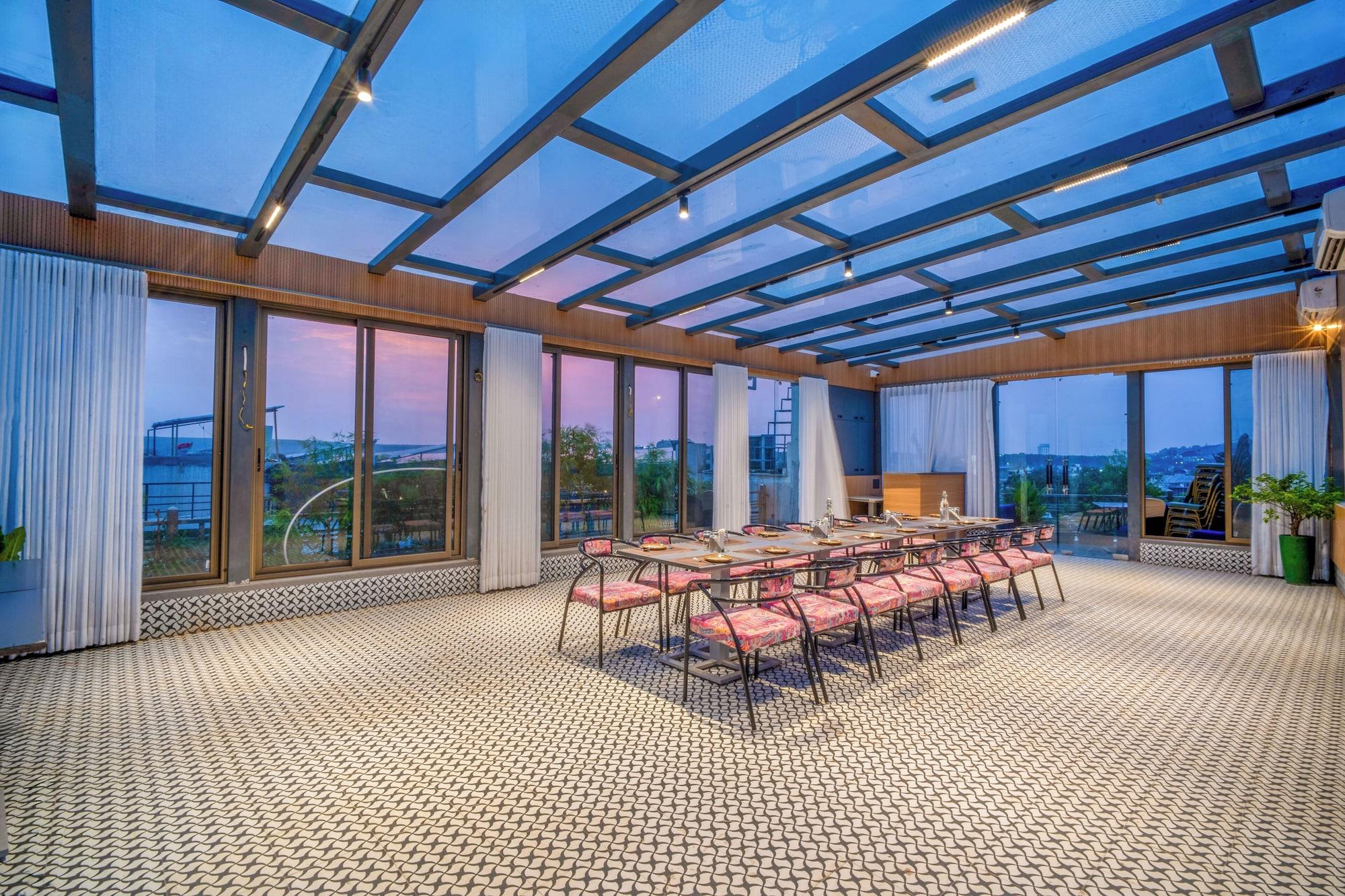 Bar/Salón The White Seasons