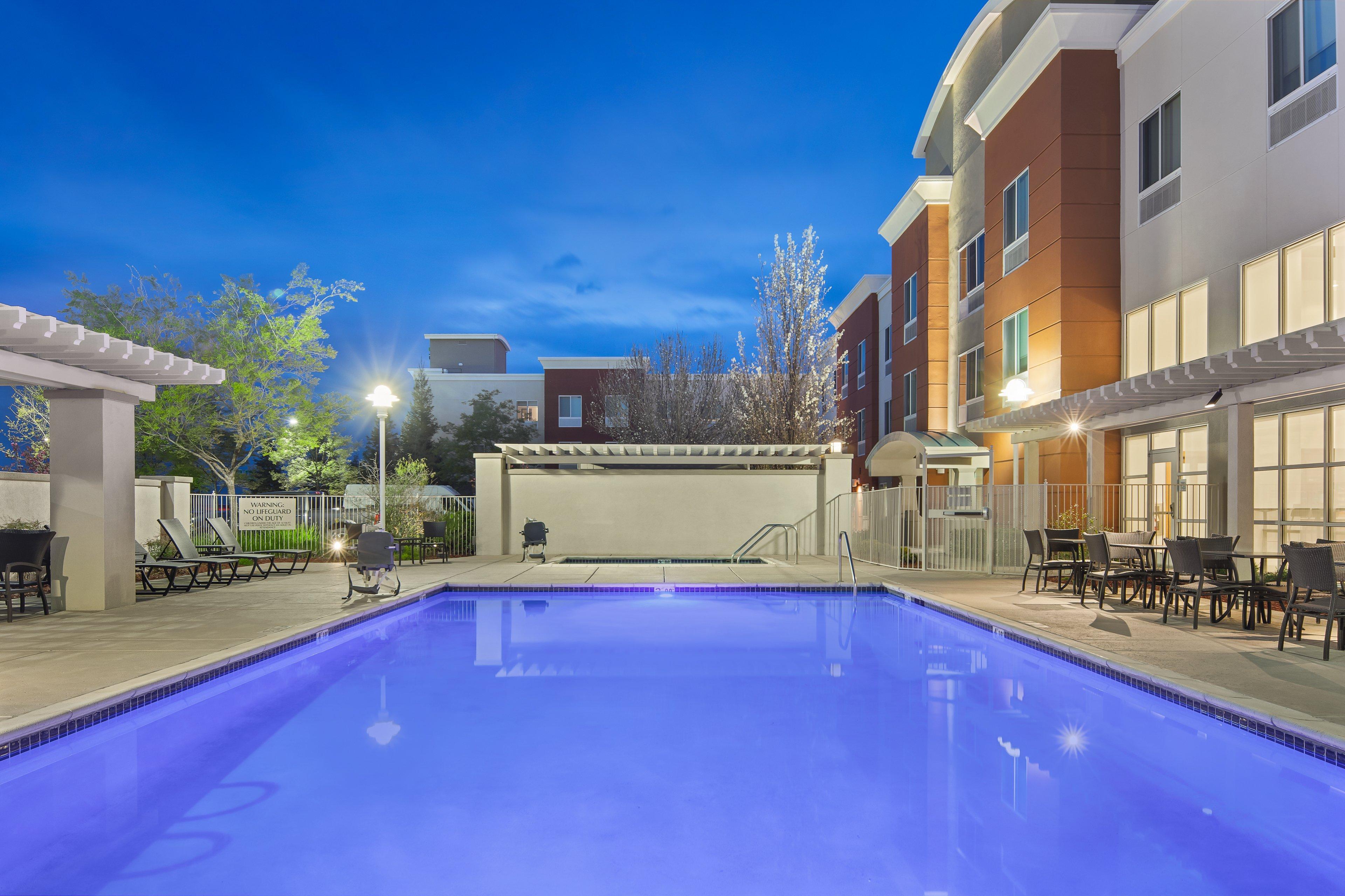 Vista Piscina Holiday Inn Express Hotel Sacramento Airport Natomas by IHG